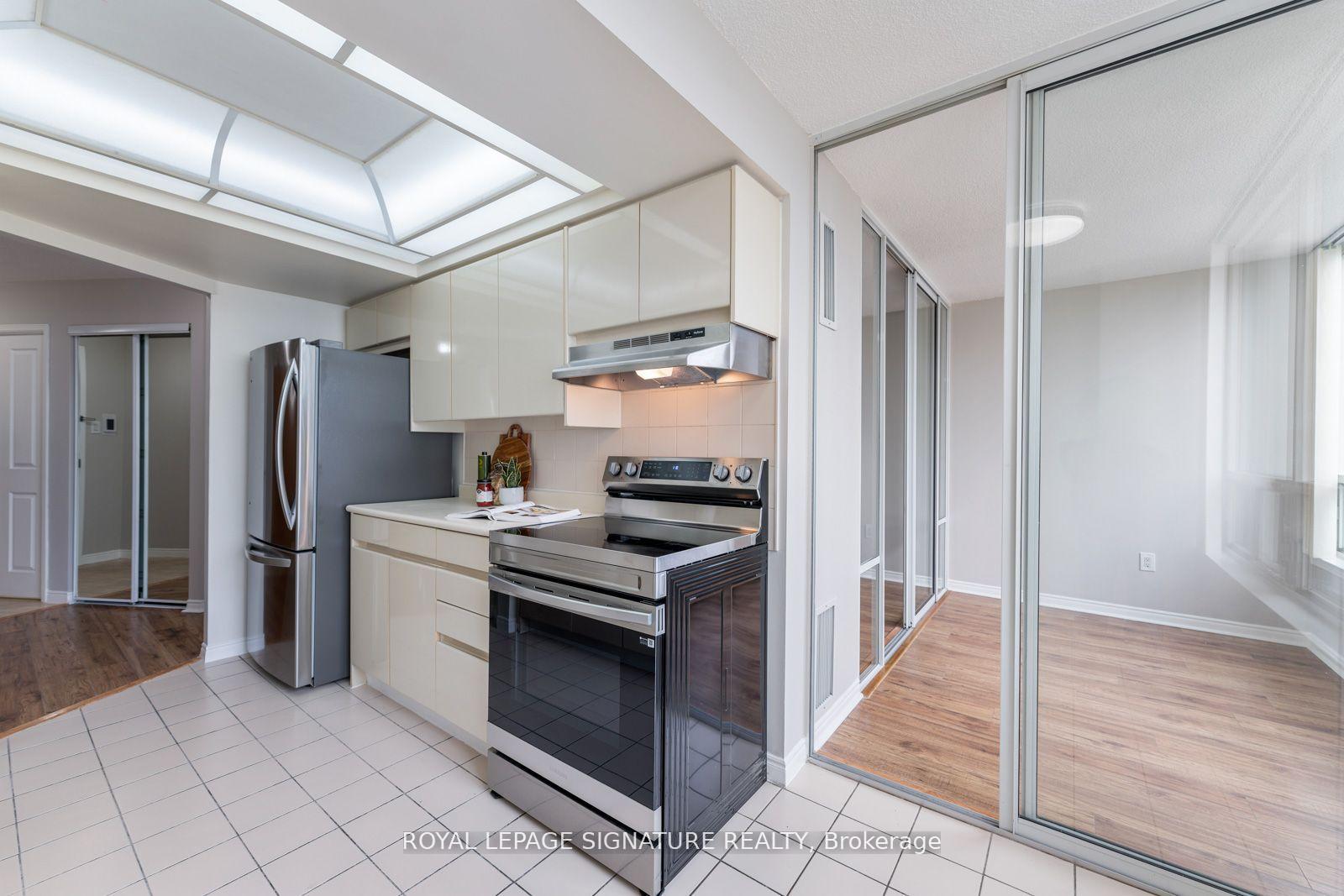 Photo 13 of Unit 601, 7250 Yonge Street, Vaughan, Crestwood-Springfarm-Yorkhill — HOMEH