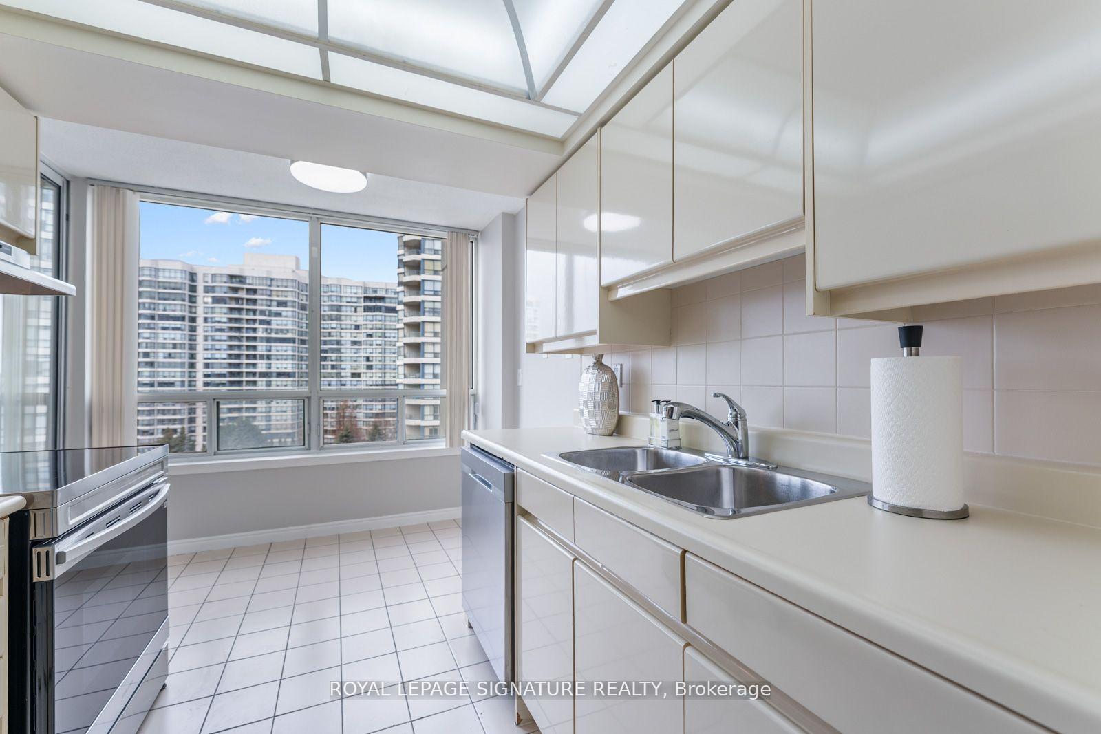 Photo 35 of Unit 601, 7250 Yonge Street, Vaughan, Crestwood-Springfarm-Yorkhill — HOMEH