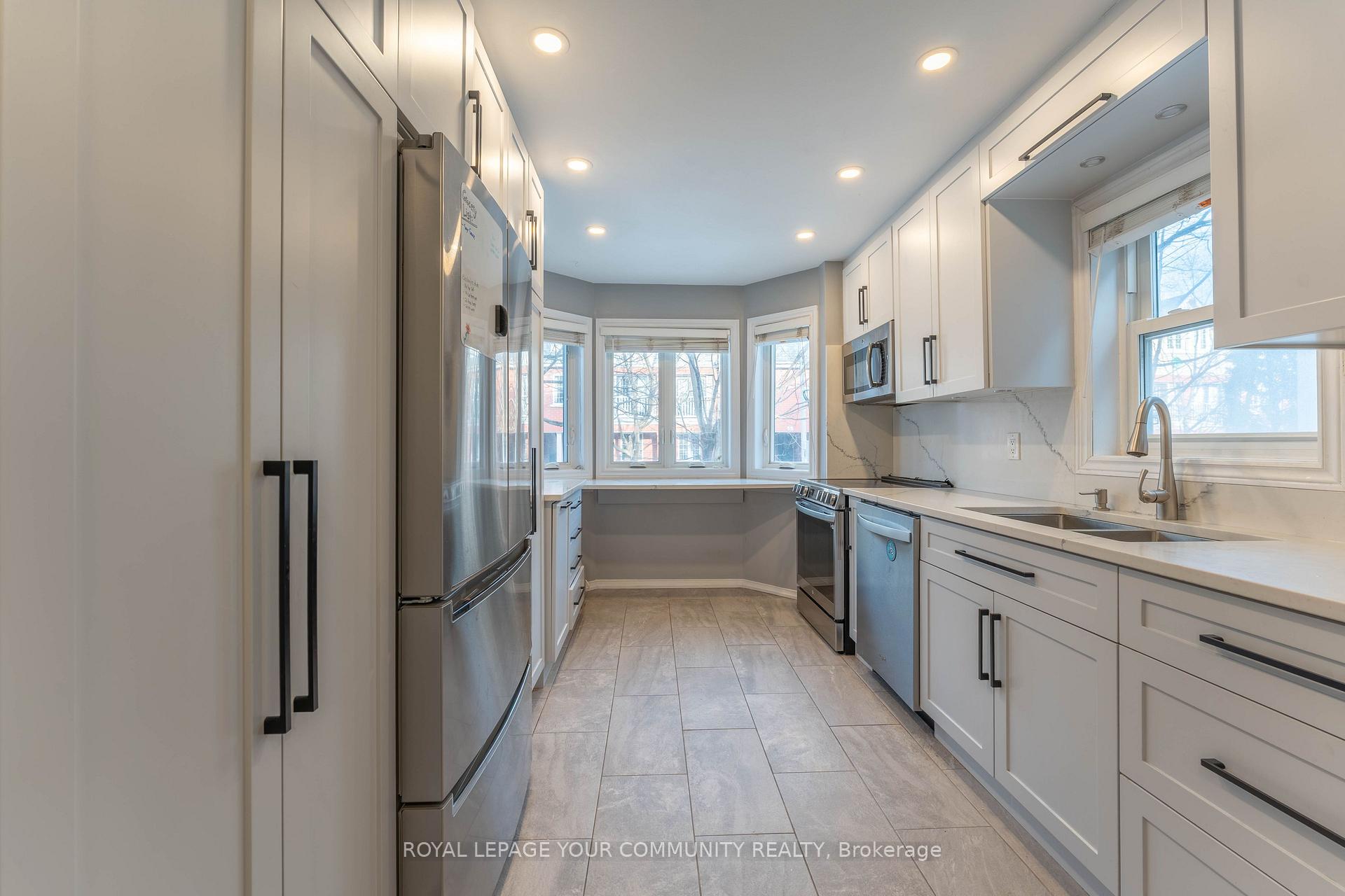 Photo 15 of 32 A Massey Street E, Toronto, Niagara — HOMEH