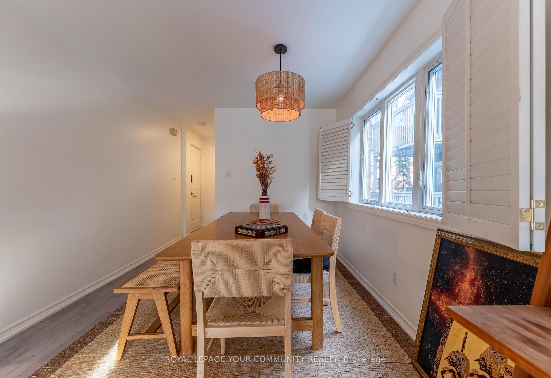 Photo 11 of 32 A Massey Street E, Toronto, Niagara — HOMEH