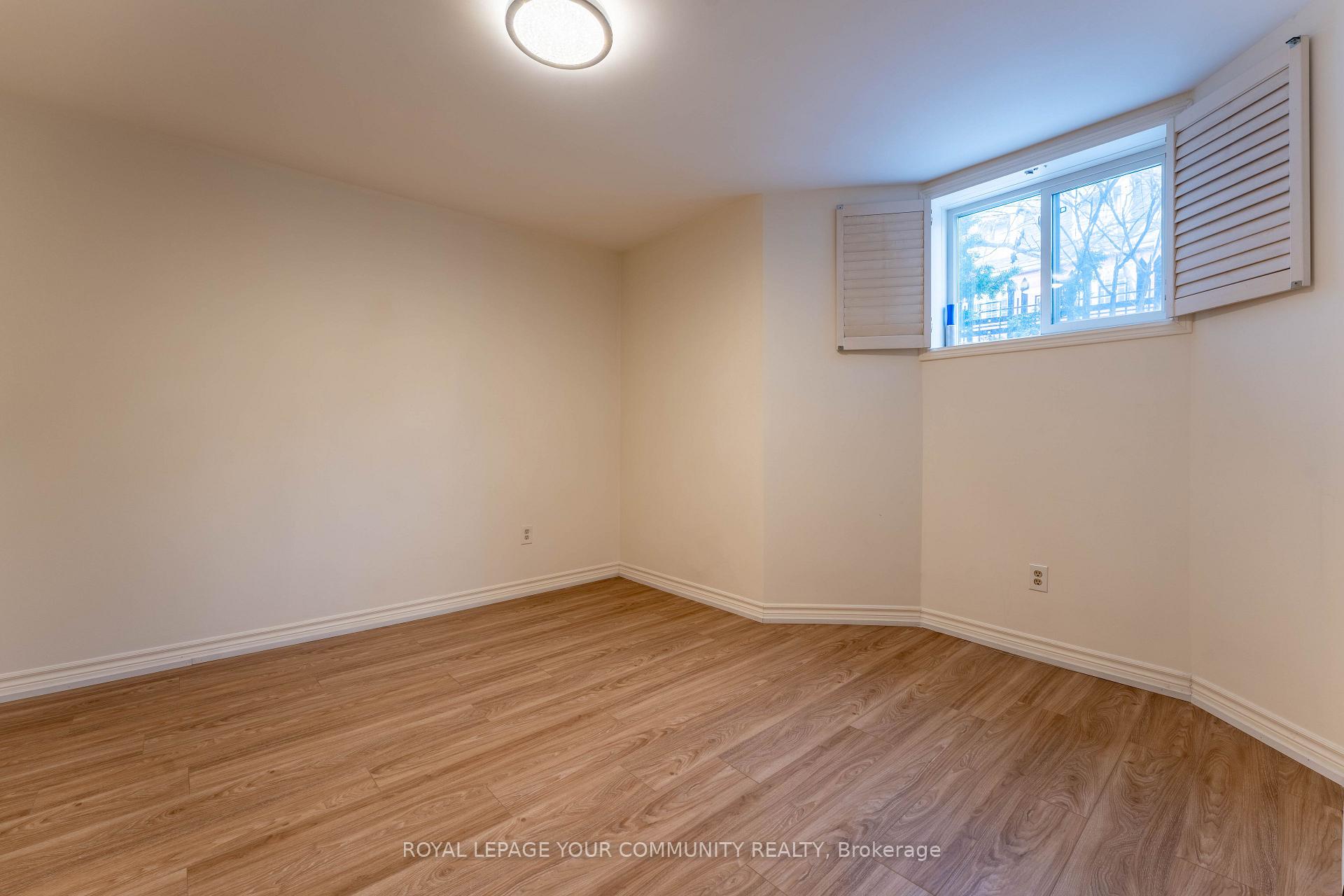 Photo 10 of 32 A Massey Street E, Toronto, Niagara — HOMEH