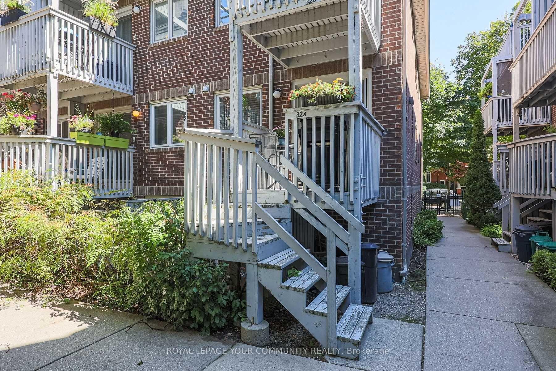 Photo 14 of 32 A Massey Street E, Toronto, Niagara — HOMEH