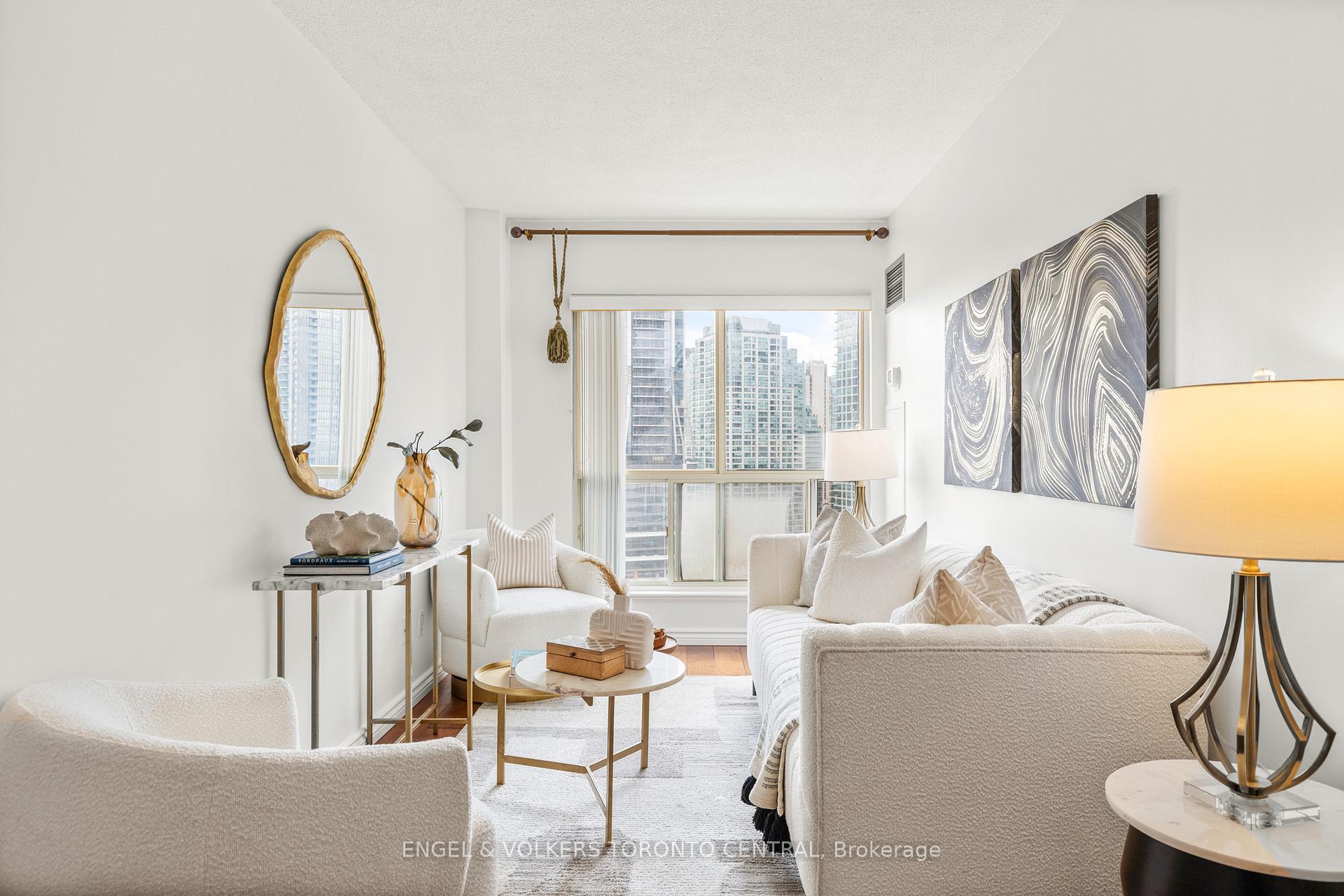 Photo 2 of Unit 1822, 25 The Esplanade, Toronto, Waterfront Communities — HOMEH