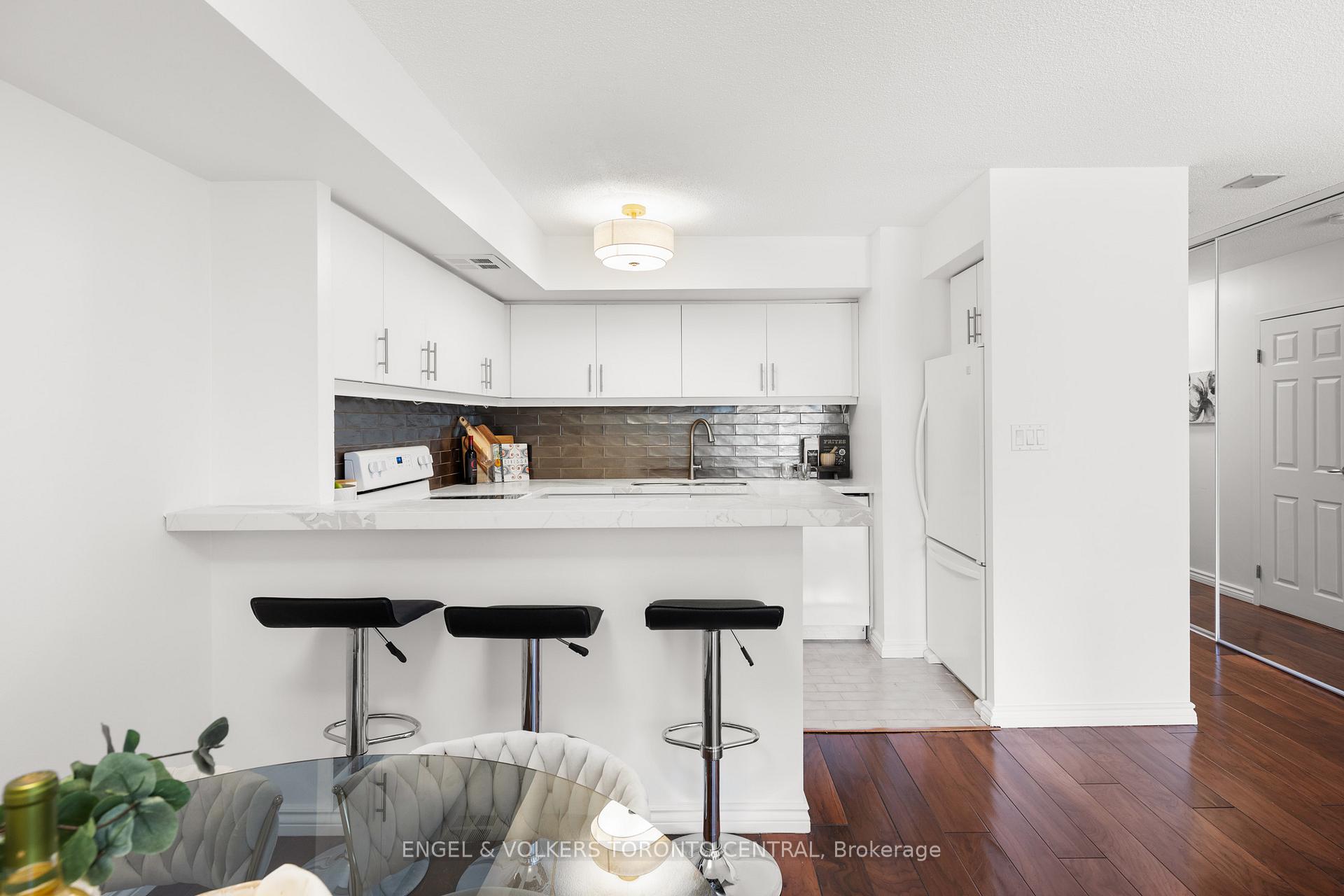 Photo 11 of Unit 1822, 25 The Esplanade, Toronto, Waterfront Communities — HOMEH