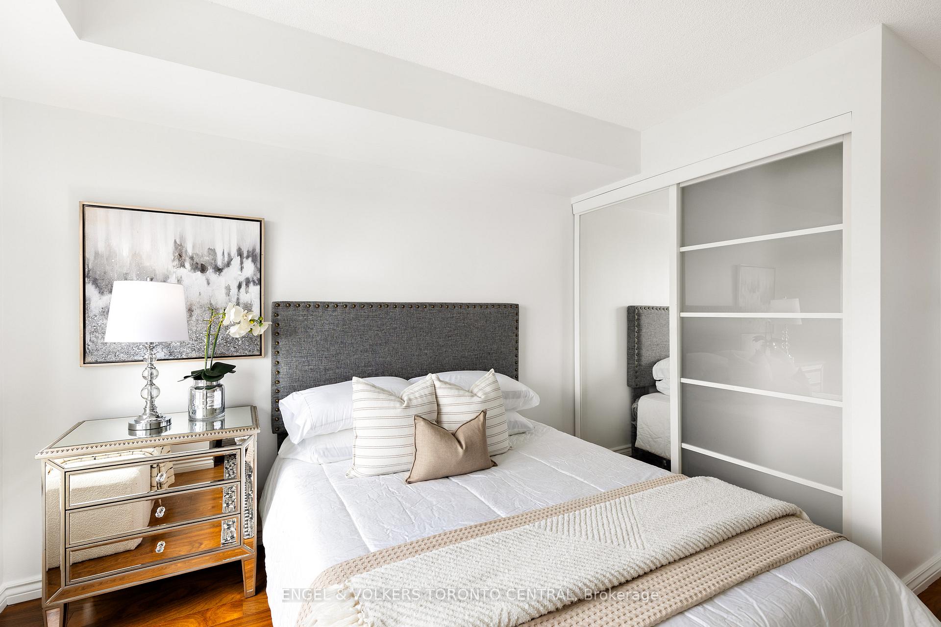 Photo 10 of Unit 1822, 25 The Esplanade, Toronto, Waterfront Communities — HOMEH