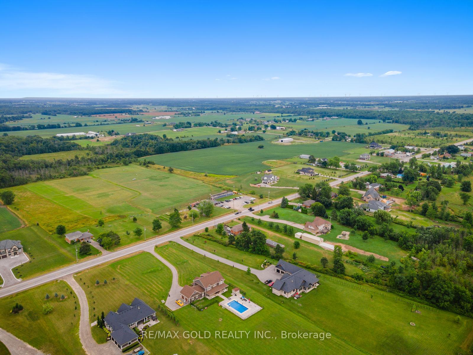 Photo 16 of 29 Kemp Road E, Grimsby, Grimsby Escarpment — HOMEH