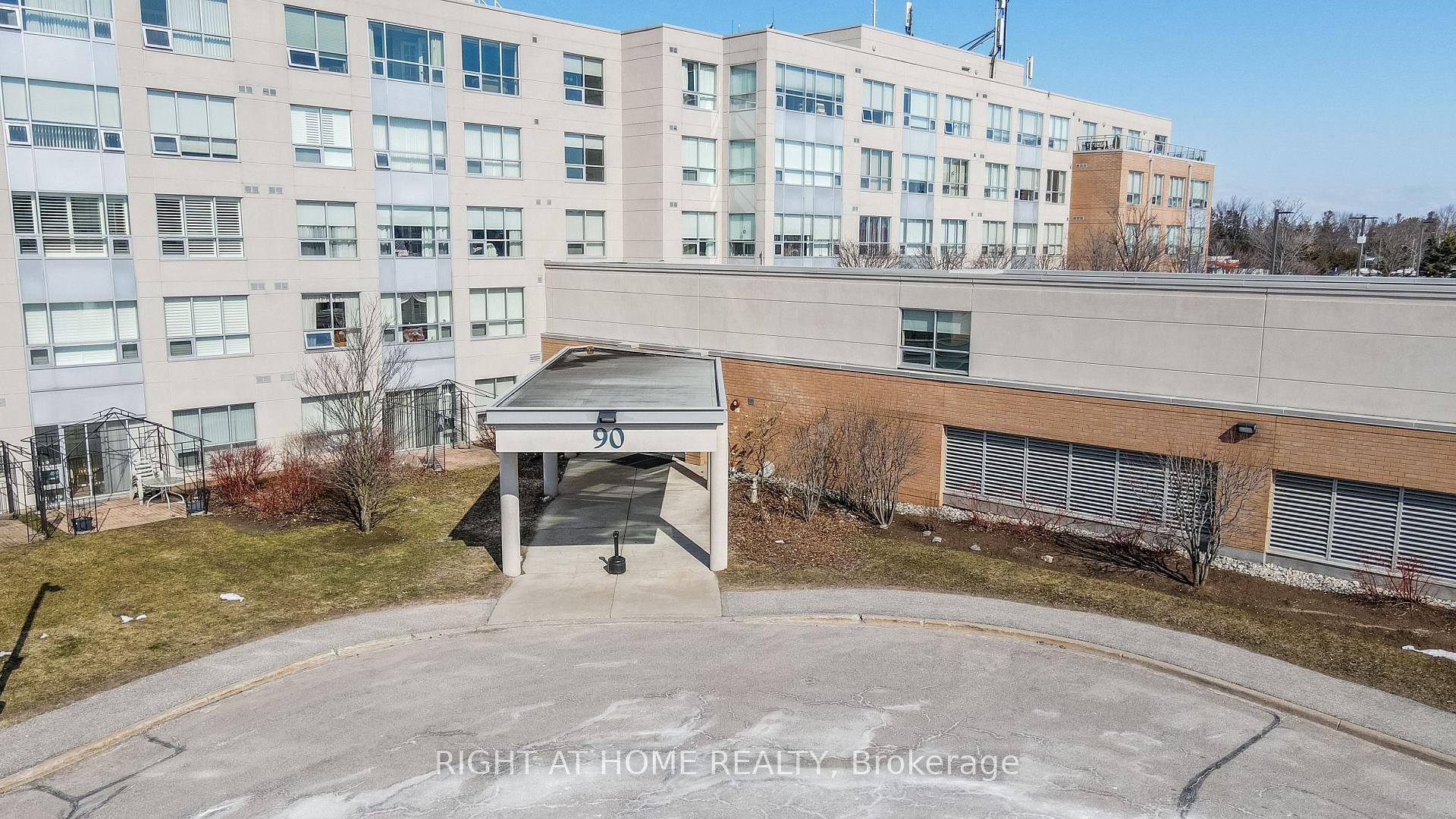 Photo 19 of Unit 202, 90 Dean Avenue, Barrie, Painswick South — HOMEH