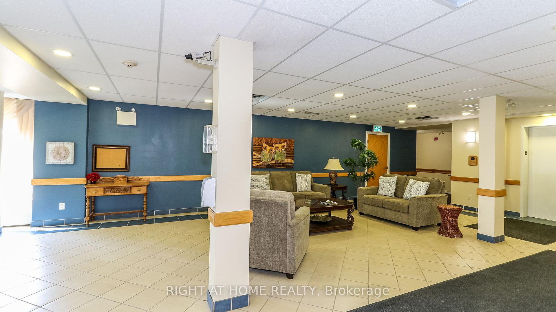 Photo 6 of Unit 202, 90 Dean Avenue, Barrie, Painswick South — HOMEH