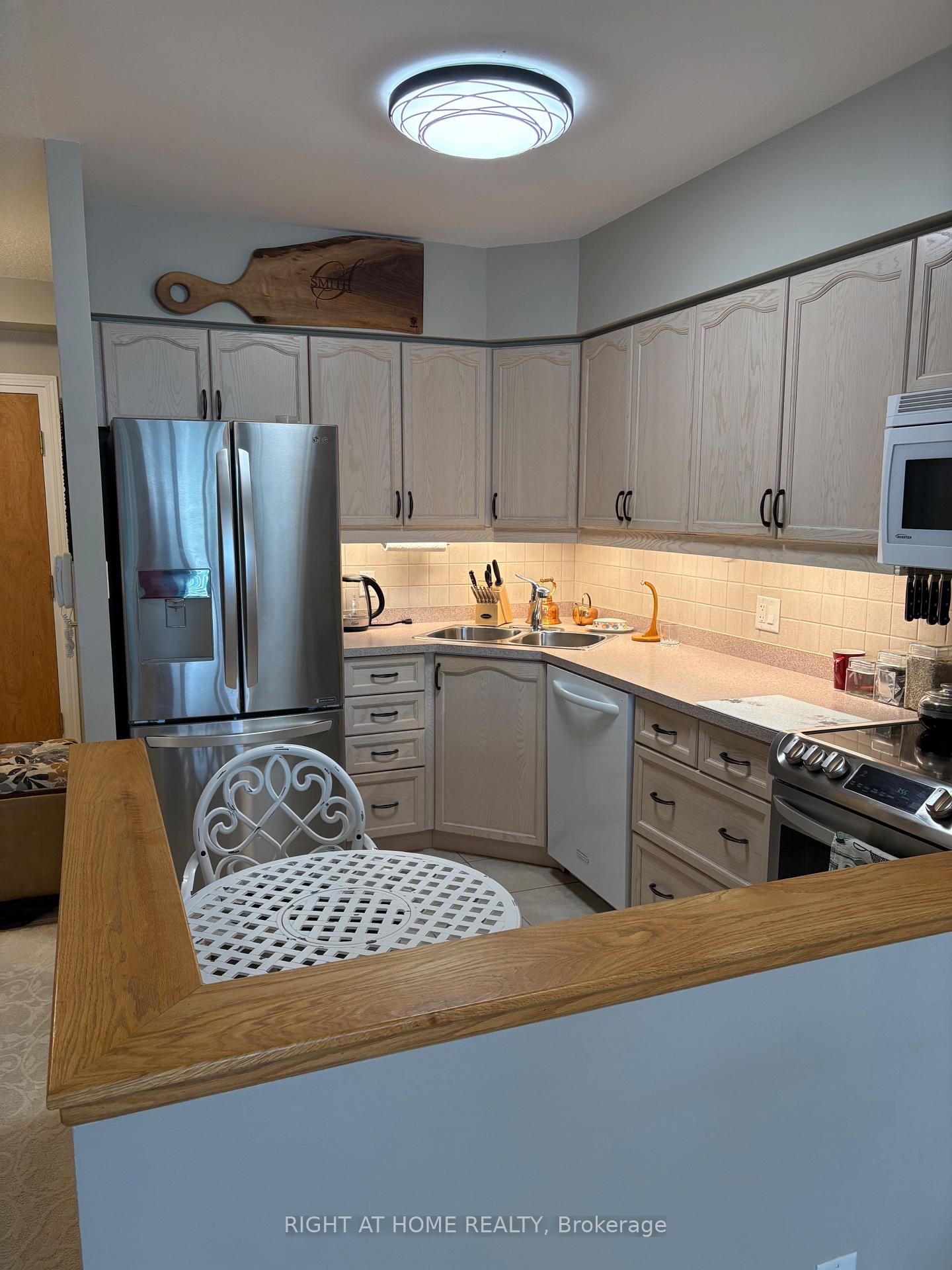 Photo 11 of Unit 202, 90 Dean Avenue, Barrie, Painswick South — HOMEH