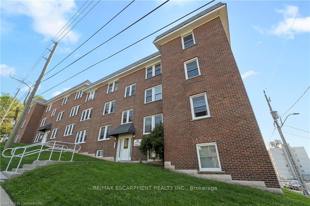 Photo 2 of Unit 4, 362 John Street S, Hamilton, Kirkendall — HOMEH