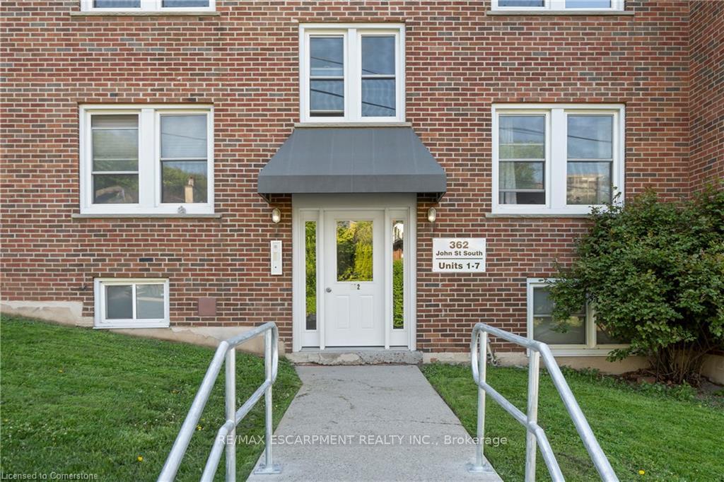 Photo 4 of Unit 4, 362 John Street S, Hamilton, Kirkendall — HOMEH