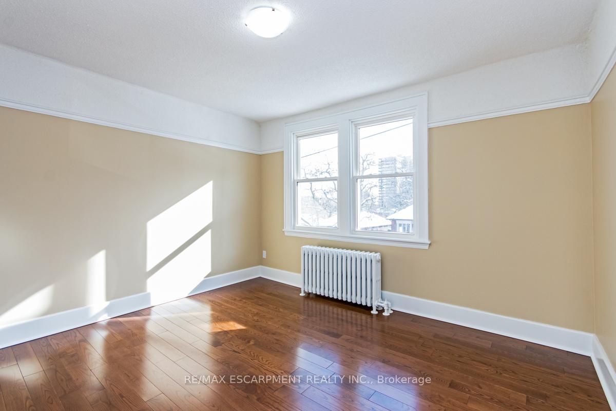 Photo 10 of Unit 4, 362 John Street S, Hamilton, Kirkendall — HOMEH