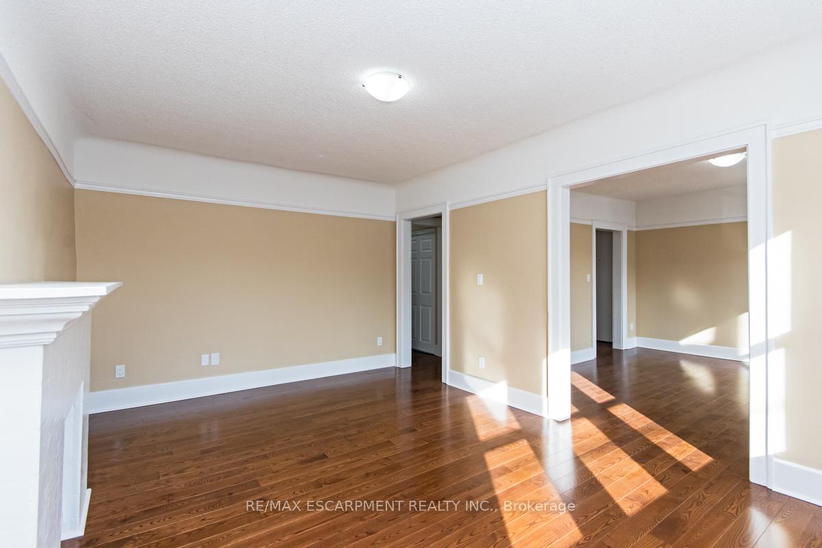 Photo 16 of Unit 4, 362 John Street S, Hamilton, Kirkendall — HOMEH