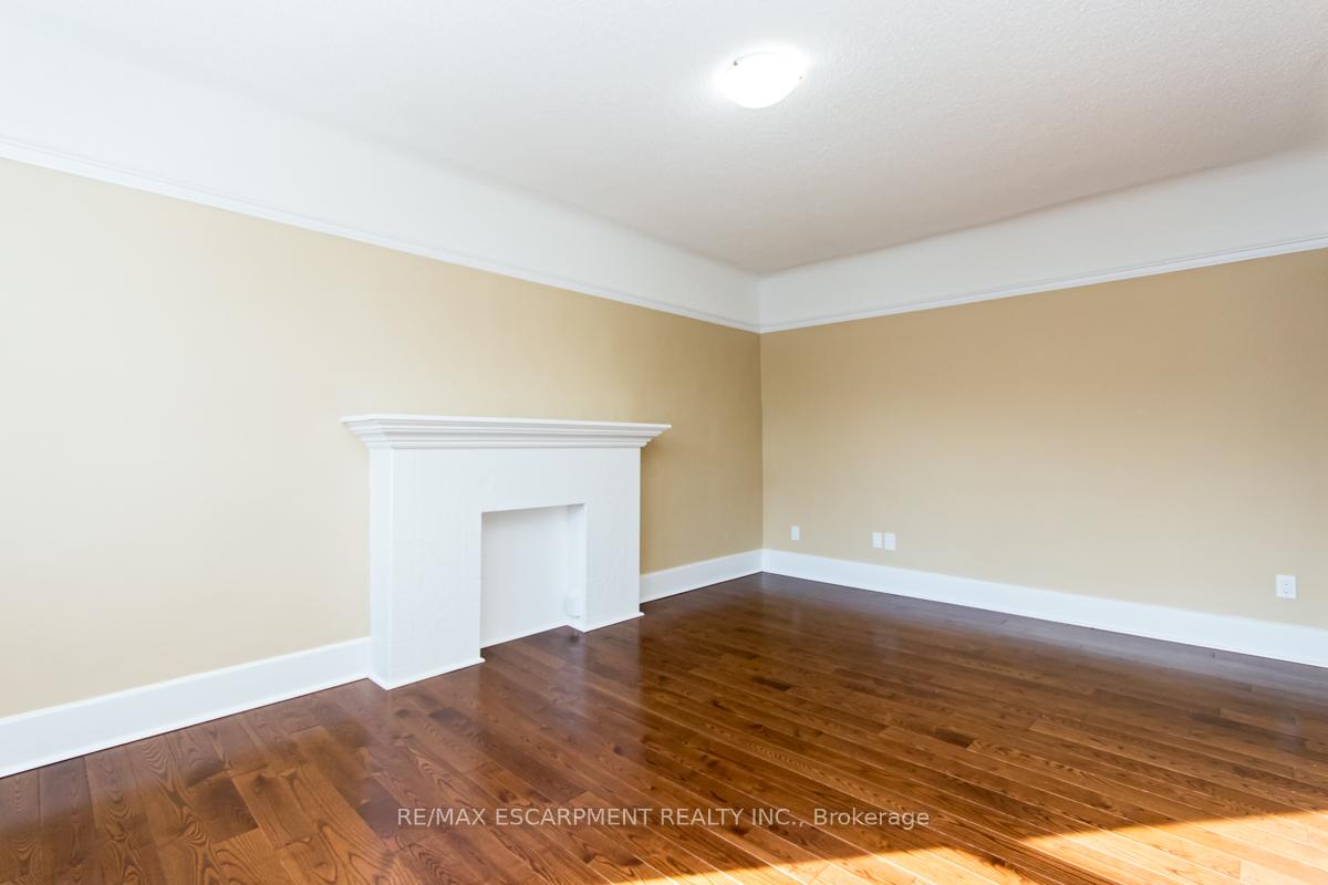 Photo 12 of Unit 4, 362 John Street S, Hamilton, Kirkendall — HOMEH