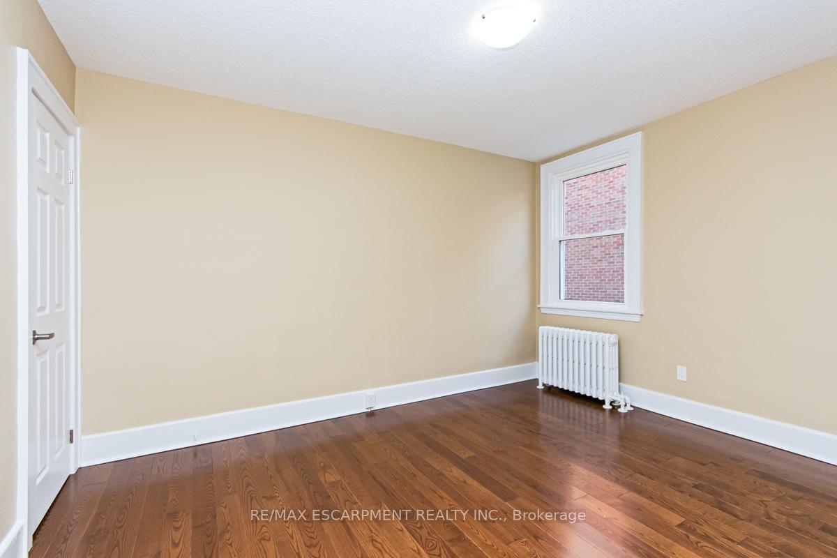 Photo 14 of Unit 4, 362 John Street S, Hamilton, Kirkendall — HOMEH
