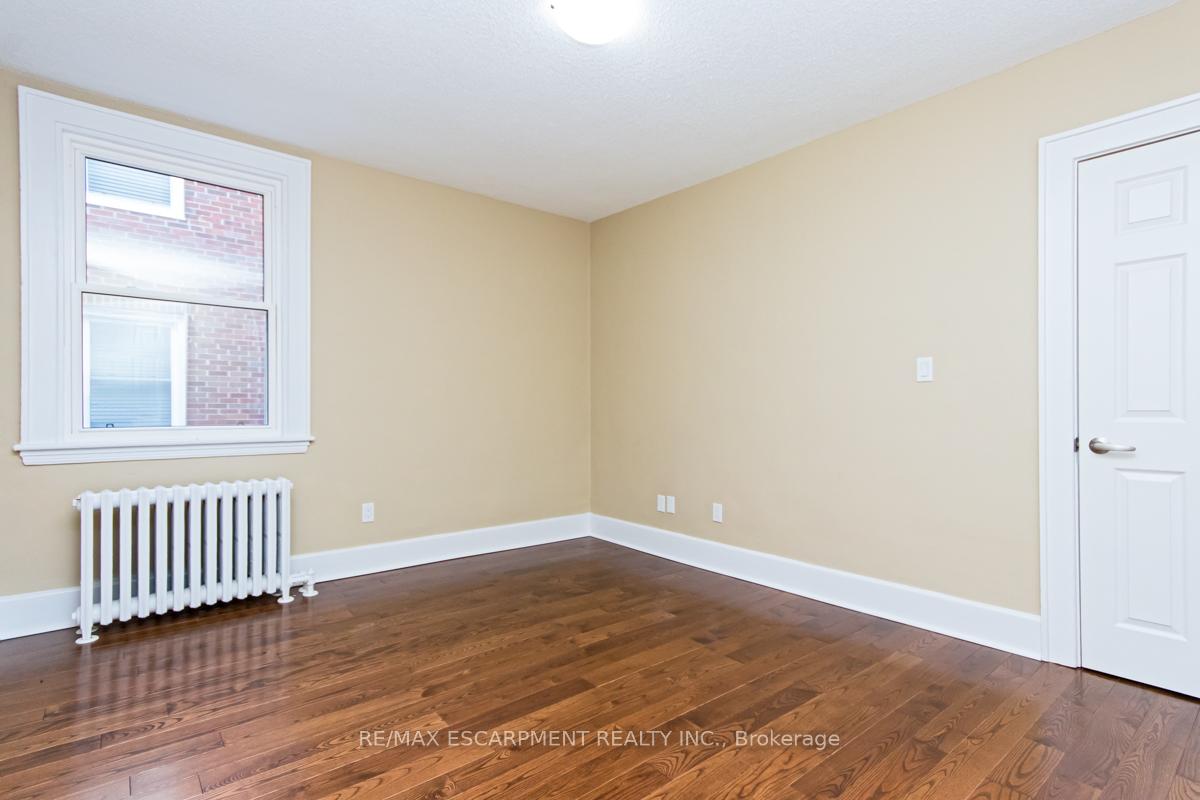 Photo 23 of Unit 4, 362 John Street S, Hamilton, Kirkendall — HOMEH