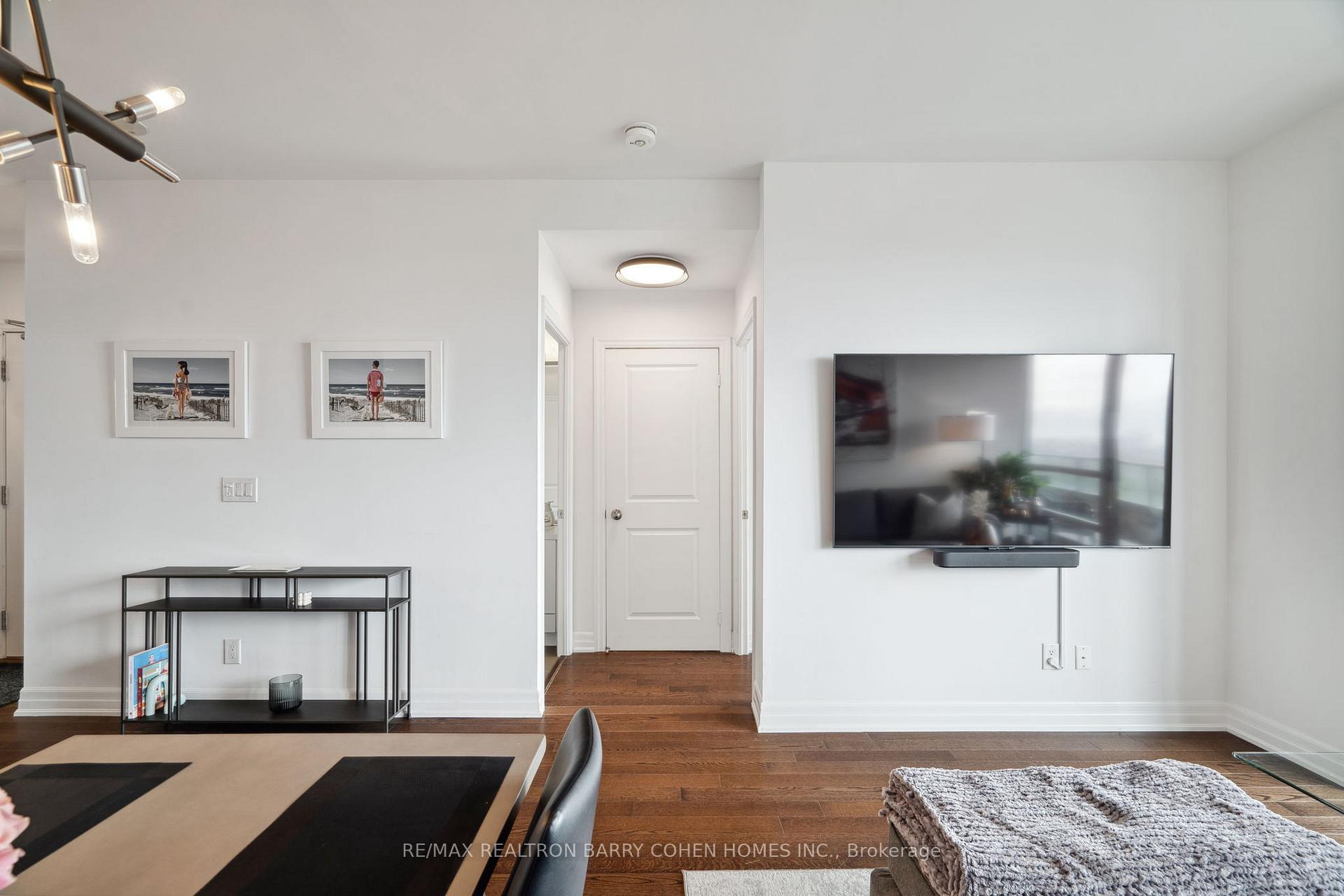 Photo 12 of Unit 2007, 500 St Clair Avenue W, Toronto, Forest Hill South — HOMEH