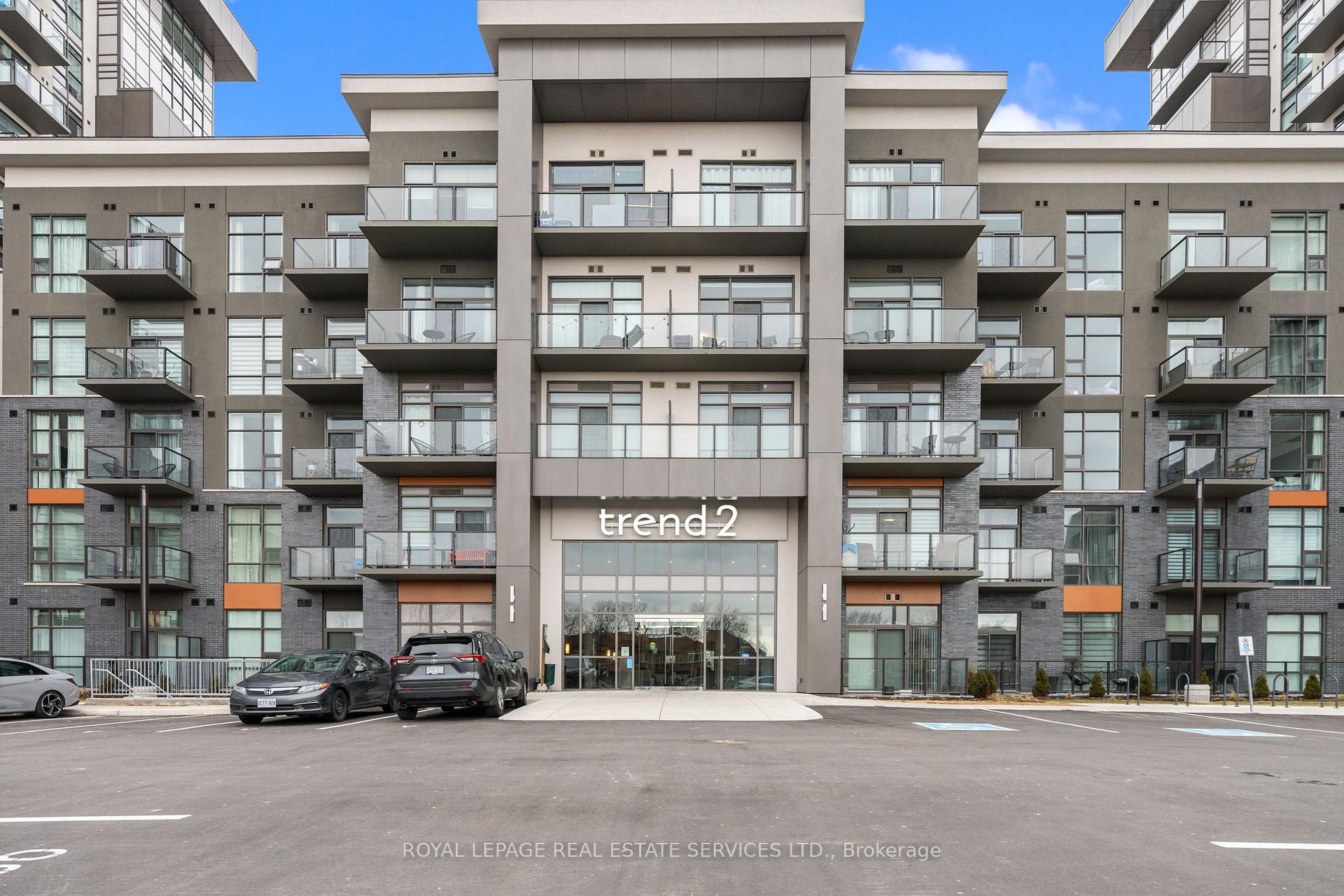 Front of Unit 525, 460 Dundas Street E