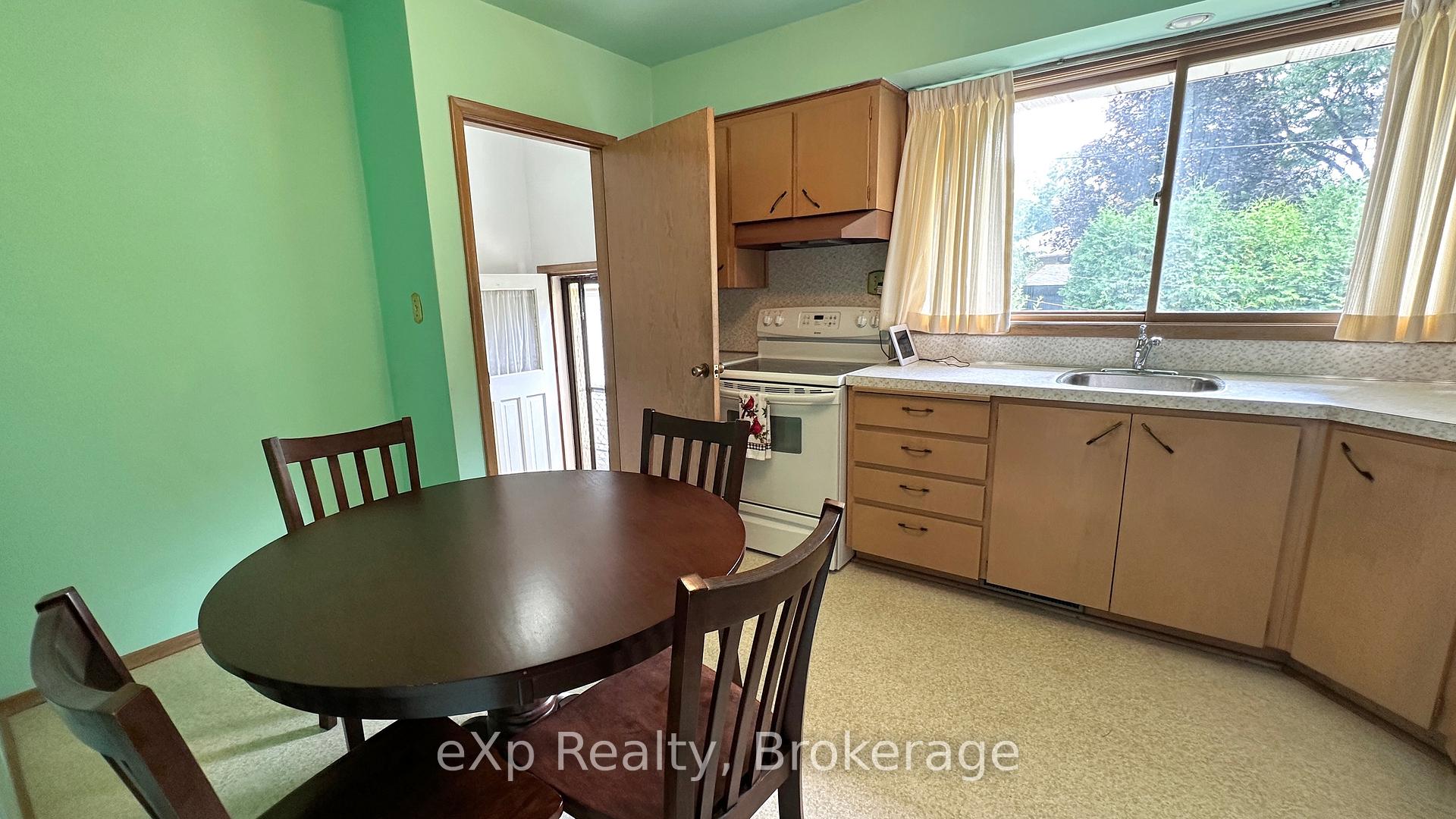 Photo 3 of 120 Speedvale Avenue W, Guelph, Exhibition Park — HOMEH