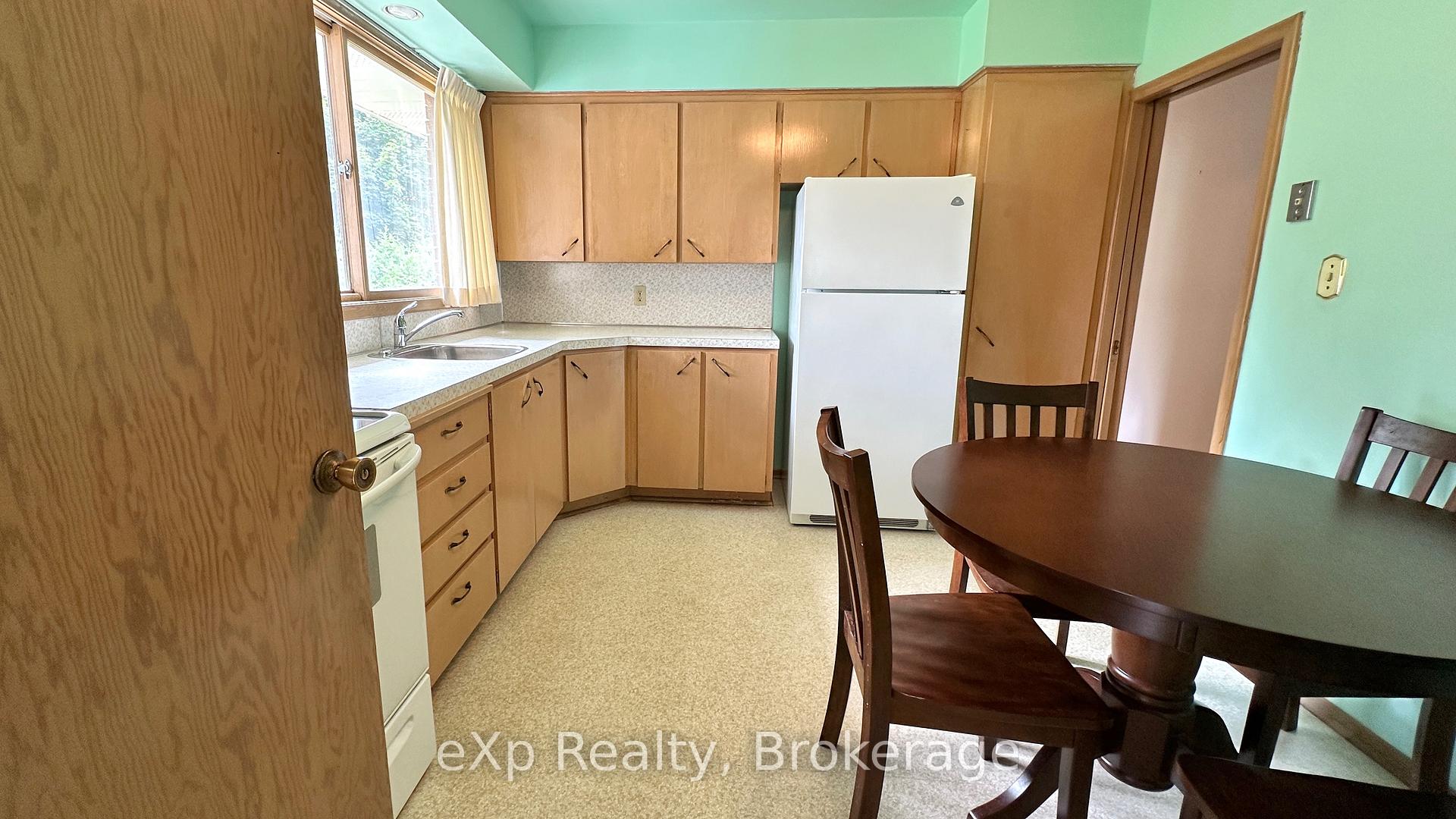 Photo 4 of 120 Speedvale Avenue W, Guelph, Exhibition Park — HOMEH