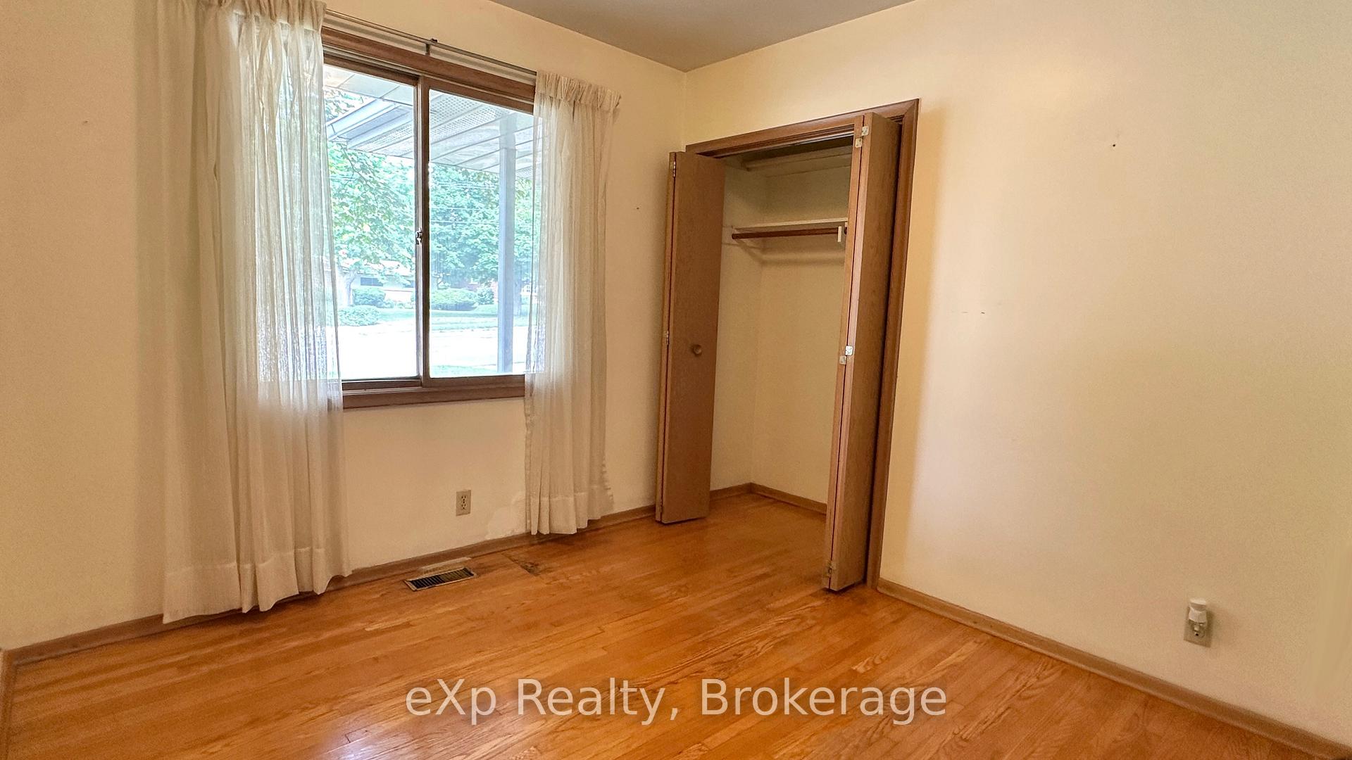 Photo 7 of 120 Speedvale Avenue W, Guelph, Exhibition Park — HOMEH