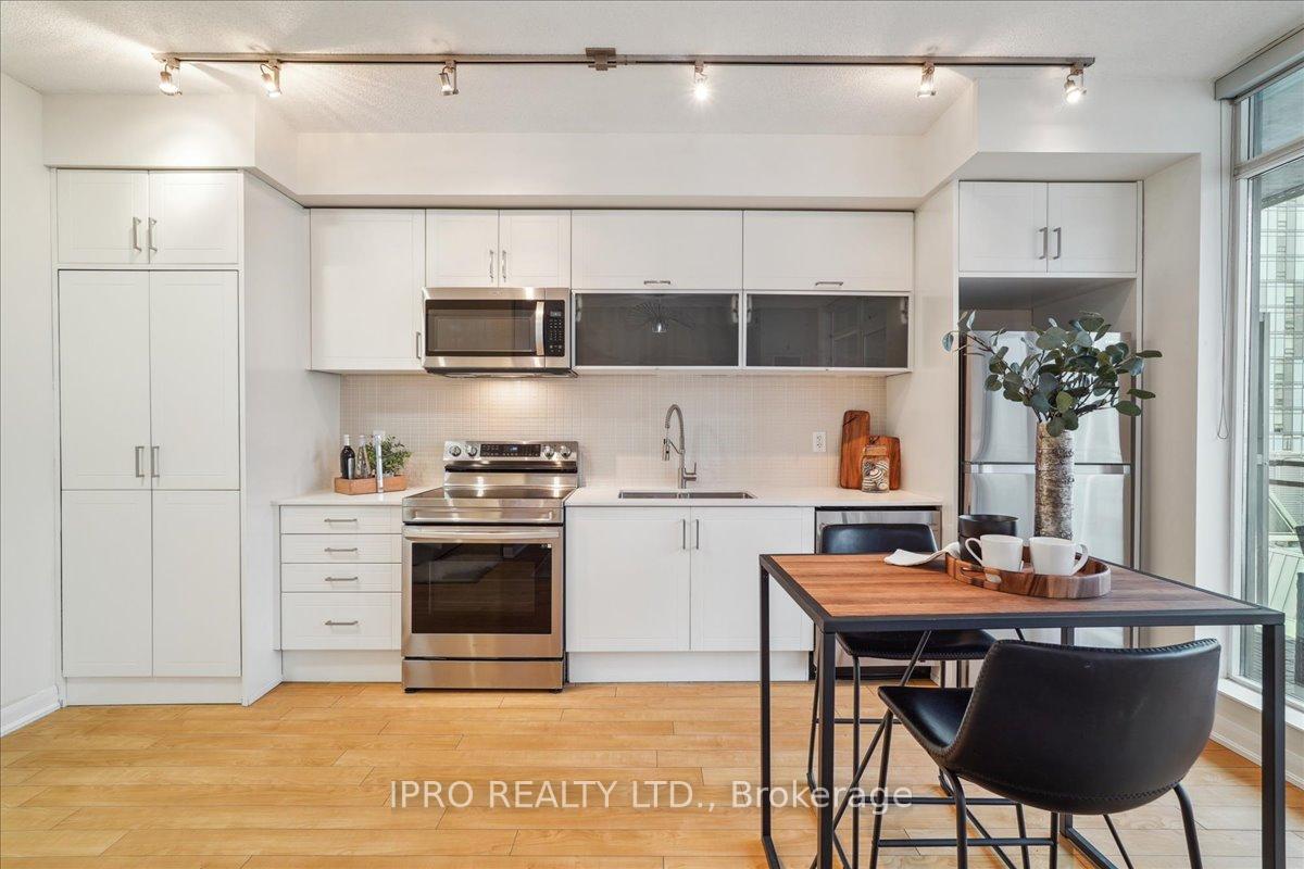 Photo 8 of Unit 907, 205 Frederick Street, Toronto, Moss Park — HOMEH