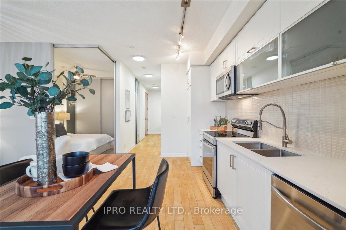 Photo 6 of Unit 907, 205 Frederick Street, Toronto, Moss Park — HOMEH