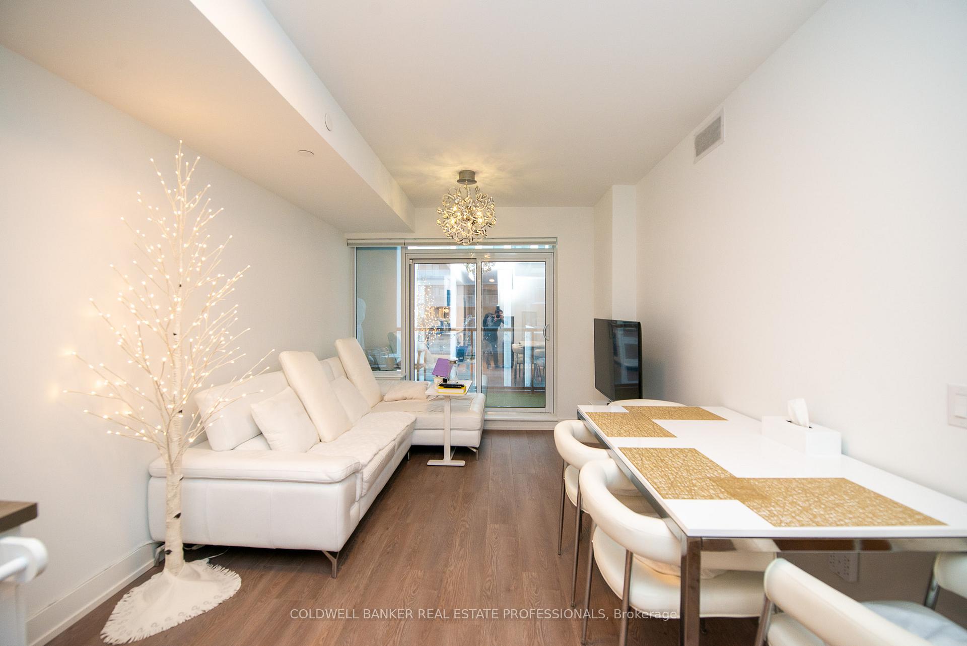 Photo 2 of Unit 1001, 8 Cedarland Drive, Markham, Unionville — HOMEH