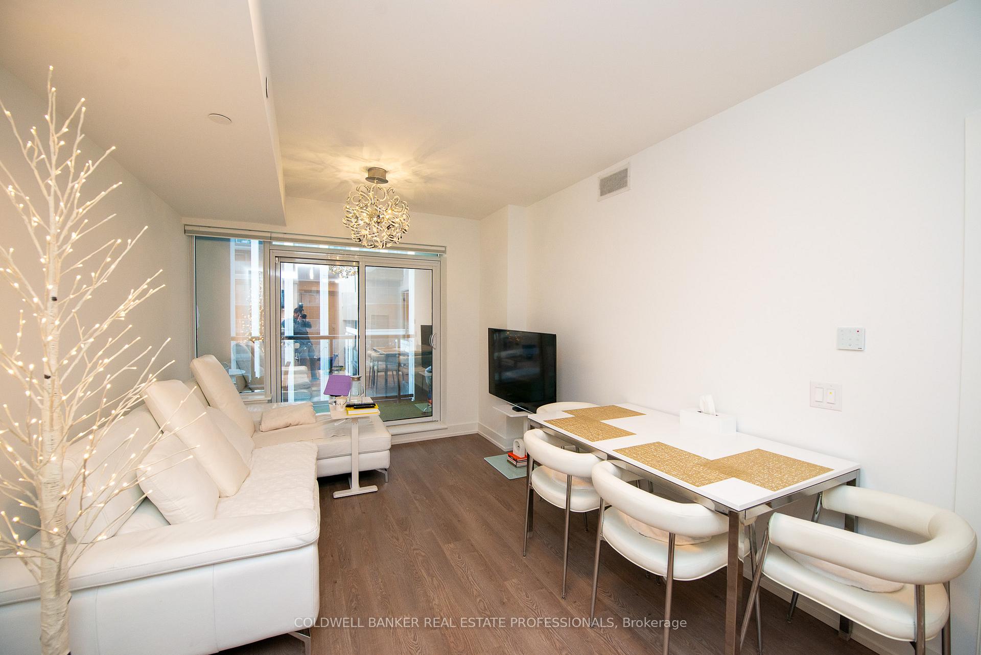 Photo 7 of Unit 1001, 8 Cedarland Drive, Markham, Unionville — HOMEH