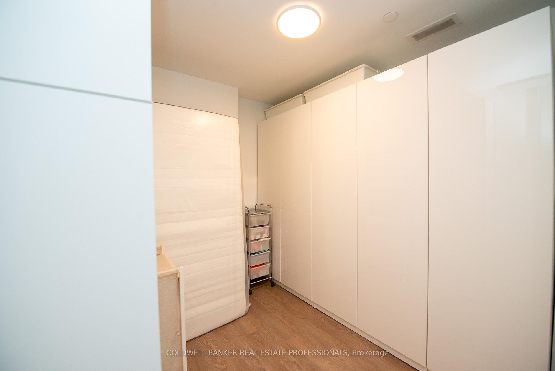 Photo 3 of Unit 1001, 8 Cedarland Drive, Markham, Unionville — HOMEH