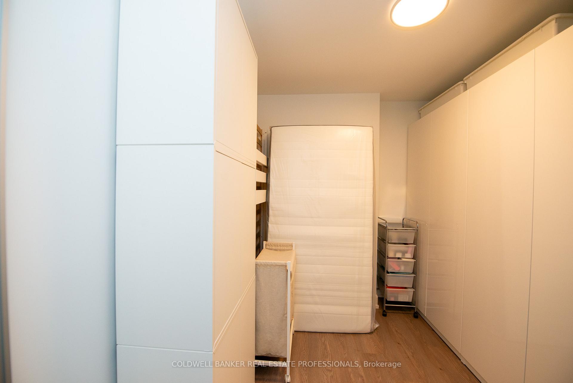 Photo 6 of Unit 1001, 8 Cedarland Drive, Markham, Unionville — HOMEH