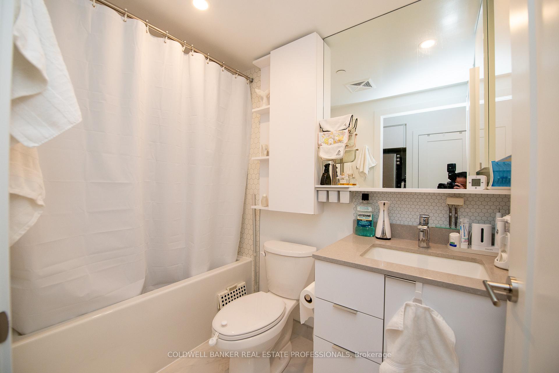 Photo 11 of Unit 1001, 8 Cedarland Drive, Markham, Unionville — HOMEH
