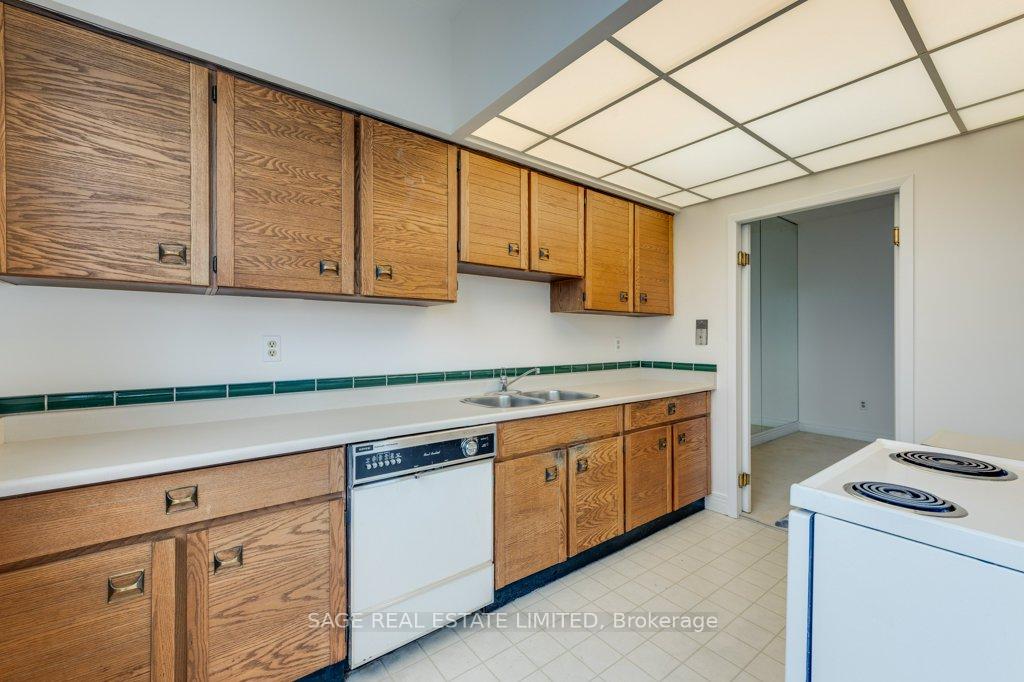 Photo 17 of Unit 805, 86 Gloucester Street, Toronto, Church-Yonge Corridor — HOMEH