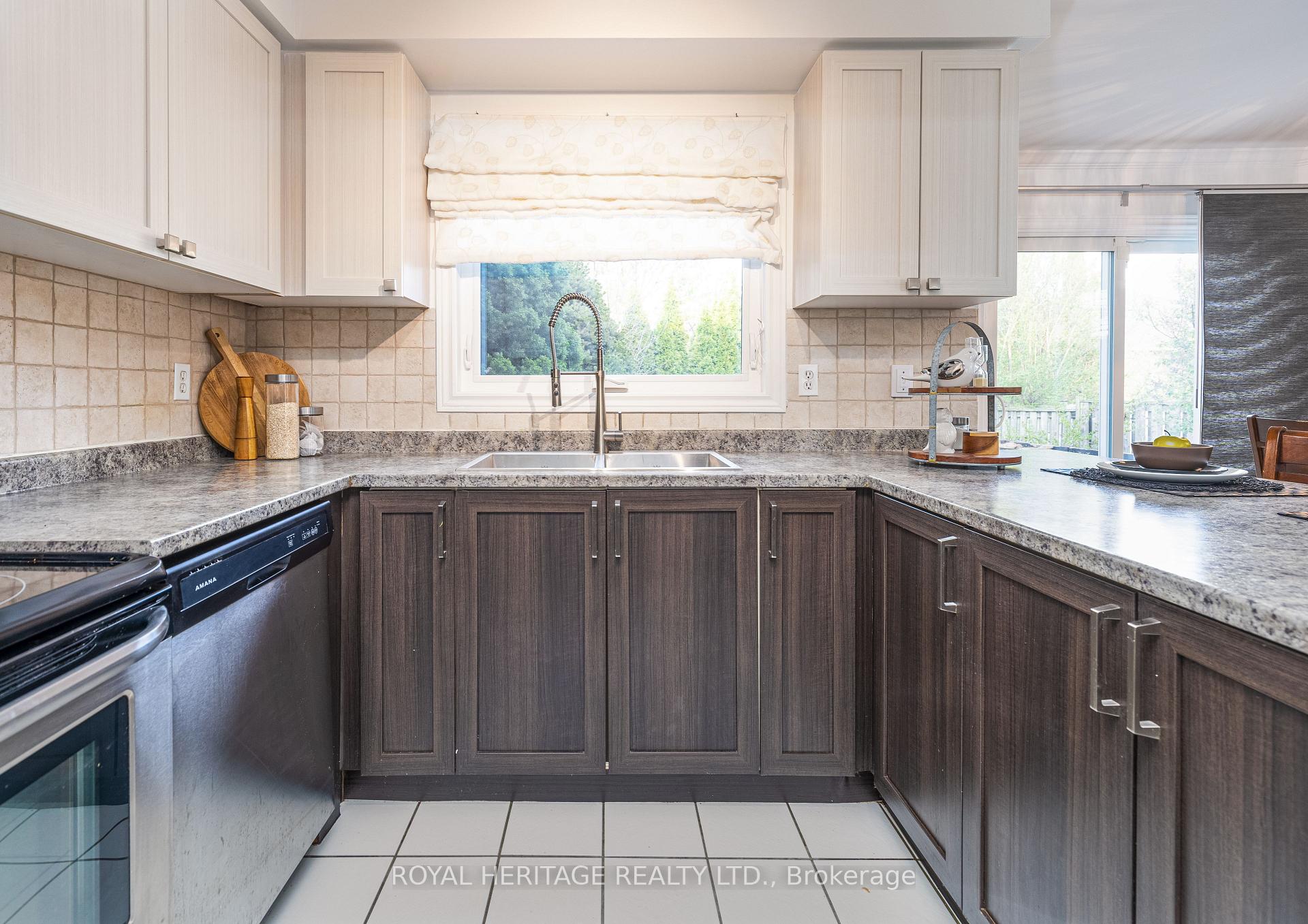 Photo 9 of 48 Greengrove Way, Whitby, Rolling Acres — HOMEH