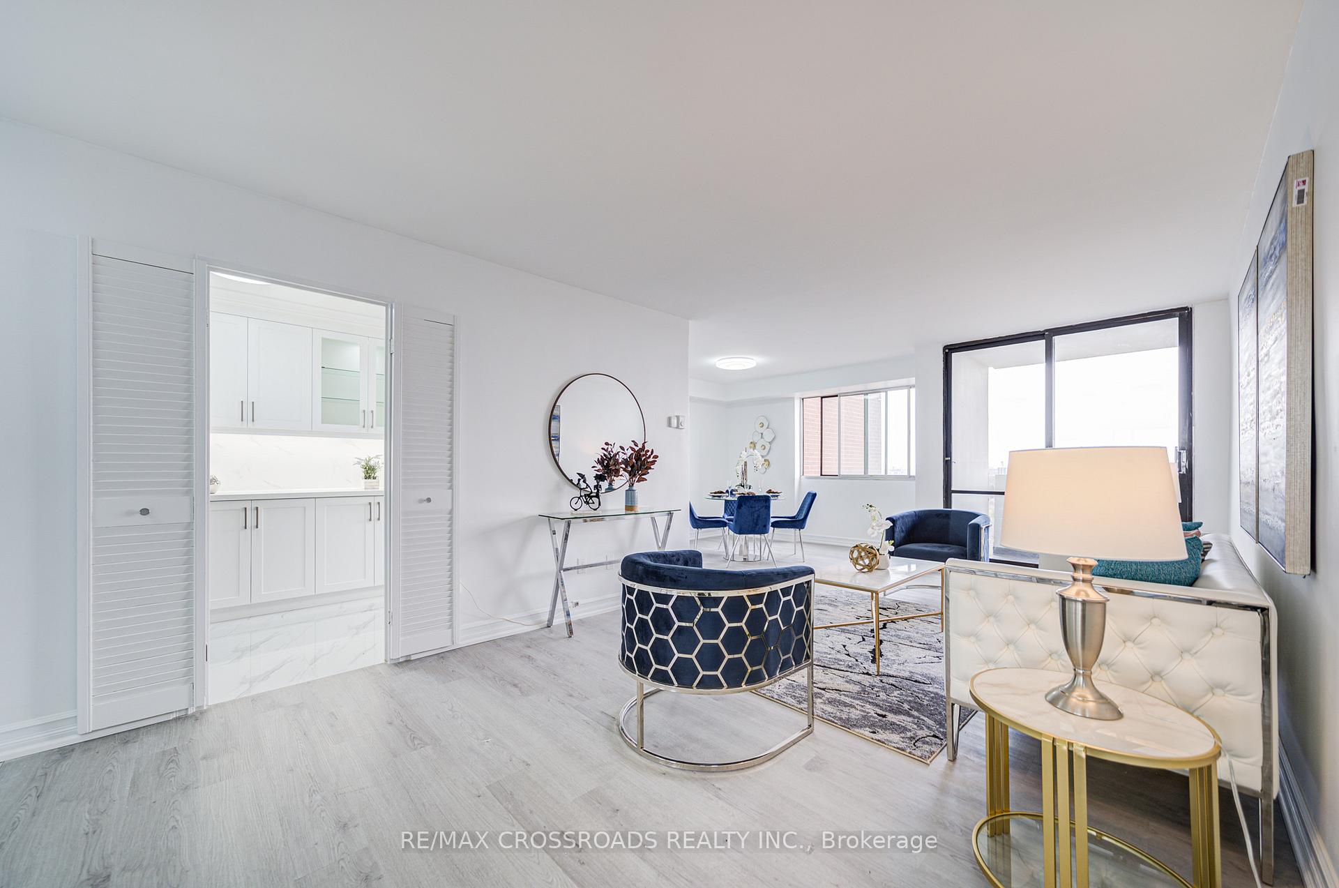 Photo 4 of Unit 2408, 3 Massey Square, Toronto, Crescent Town — HOMEH