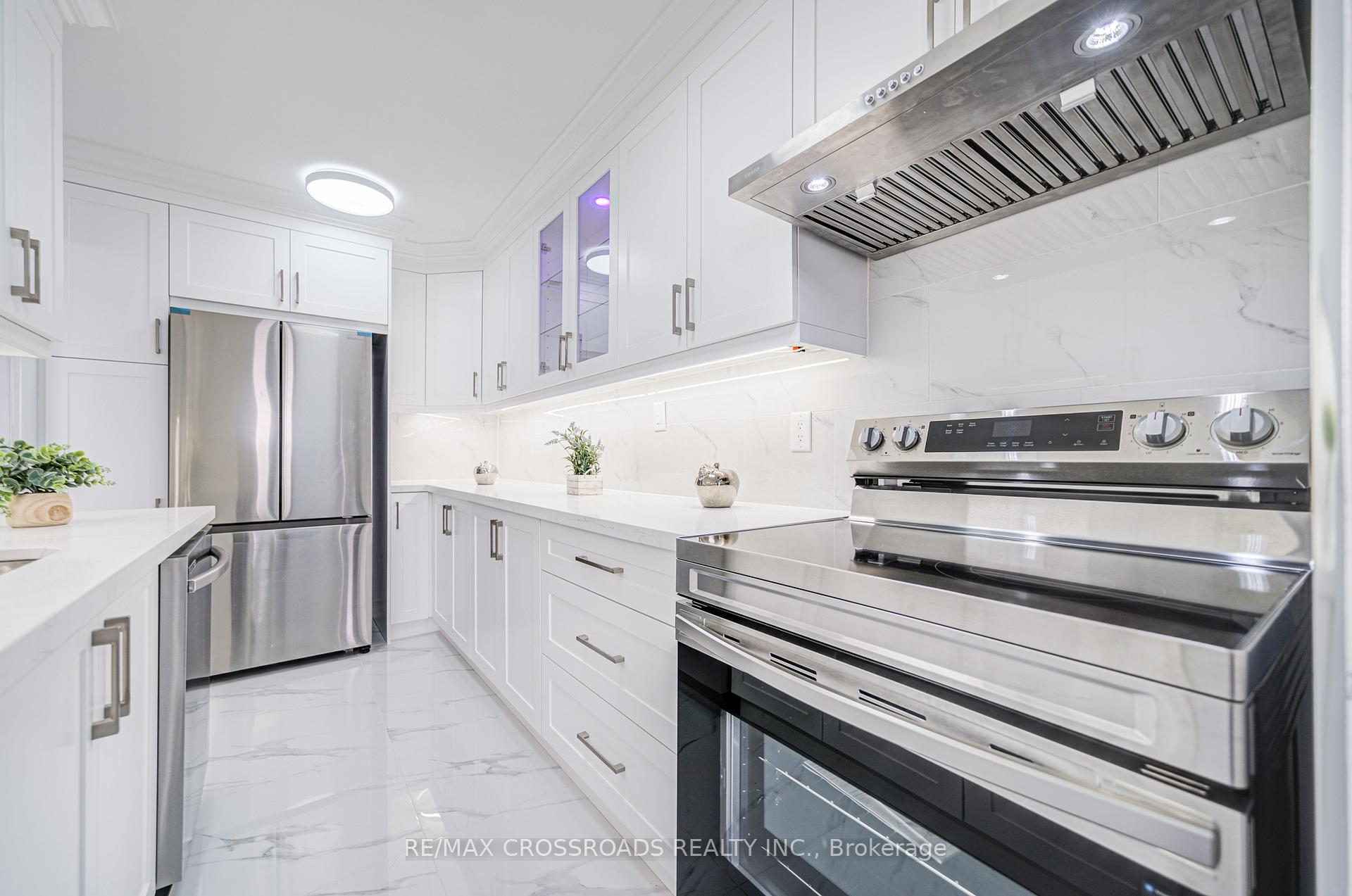 Photo 24 of Unit 2408, 3 Massey Square, Toronto, Crescent Town — HOMEH