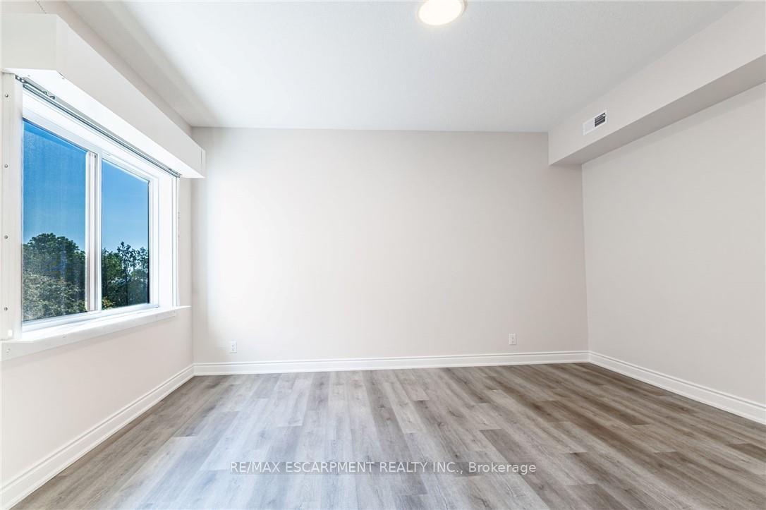 Photo 4 of Unit 301 - 3A, 261 King Street, Hamilton, Stoney Creek — HOMEH