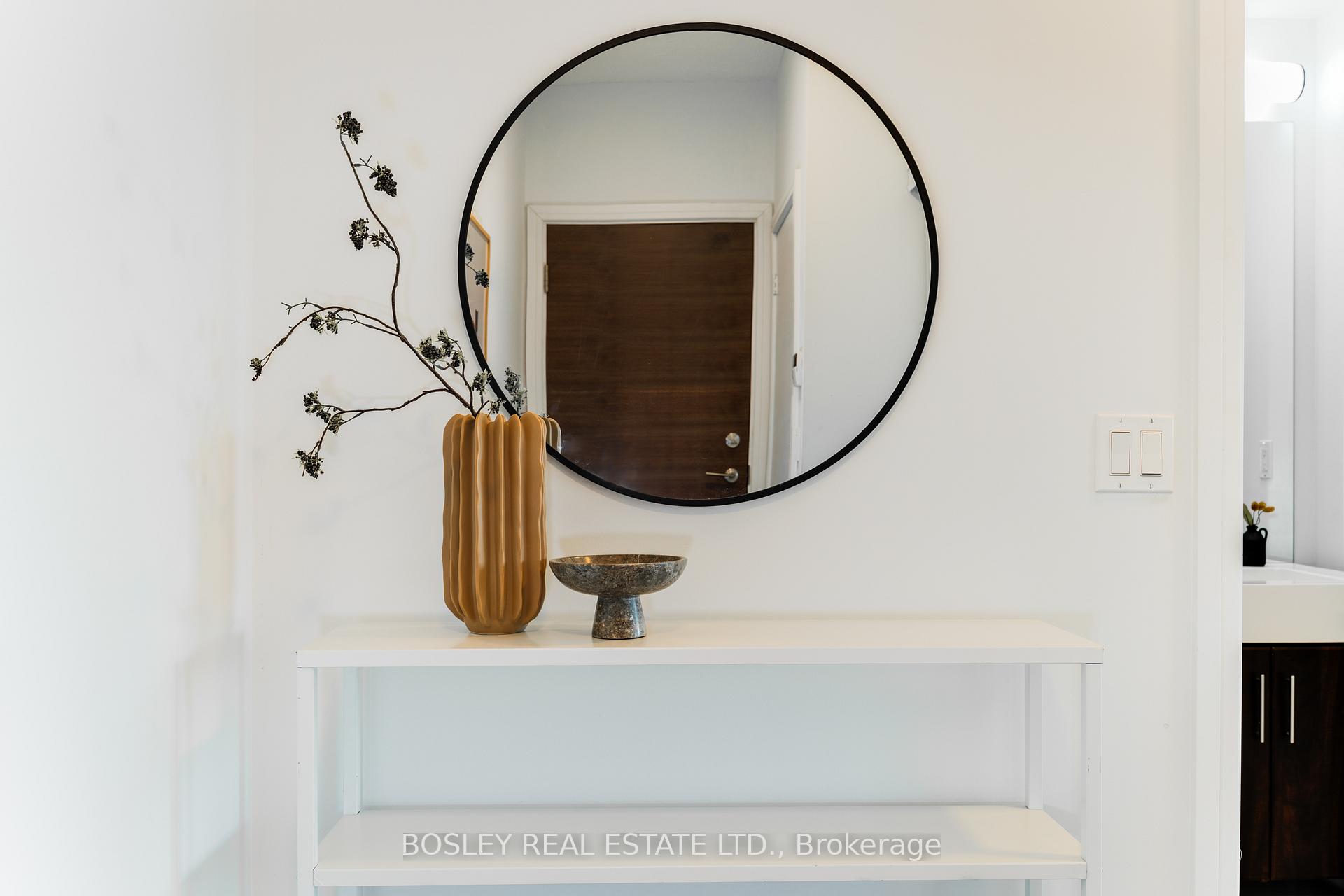 Photo 2 of Unit 418, 35 Brian Peck Crescent, Toronto, Leaside — HOMEH