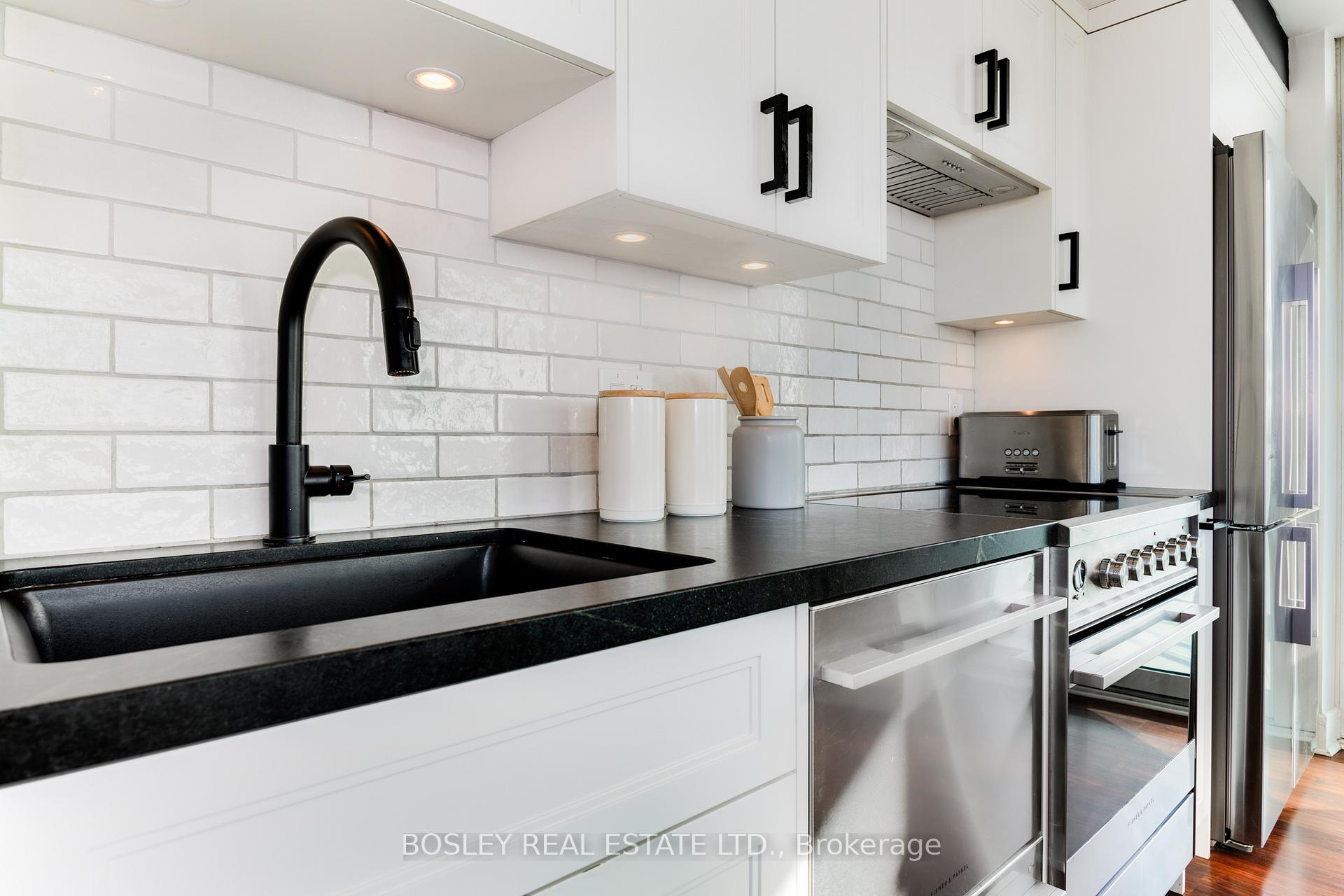 Photo 11 of Unit 418, 35 Brian Peck Crescent, Toronto, Leaside — HOMEH