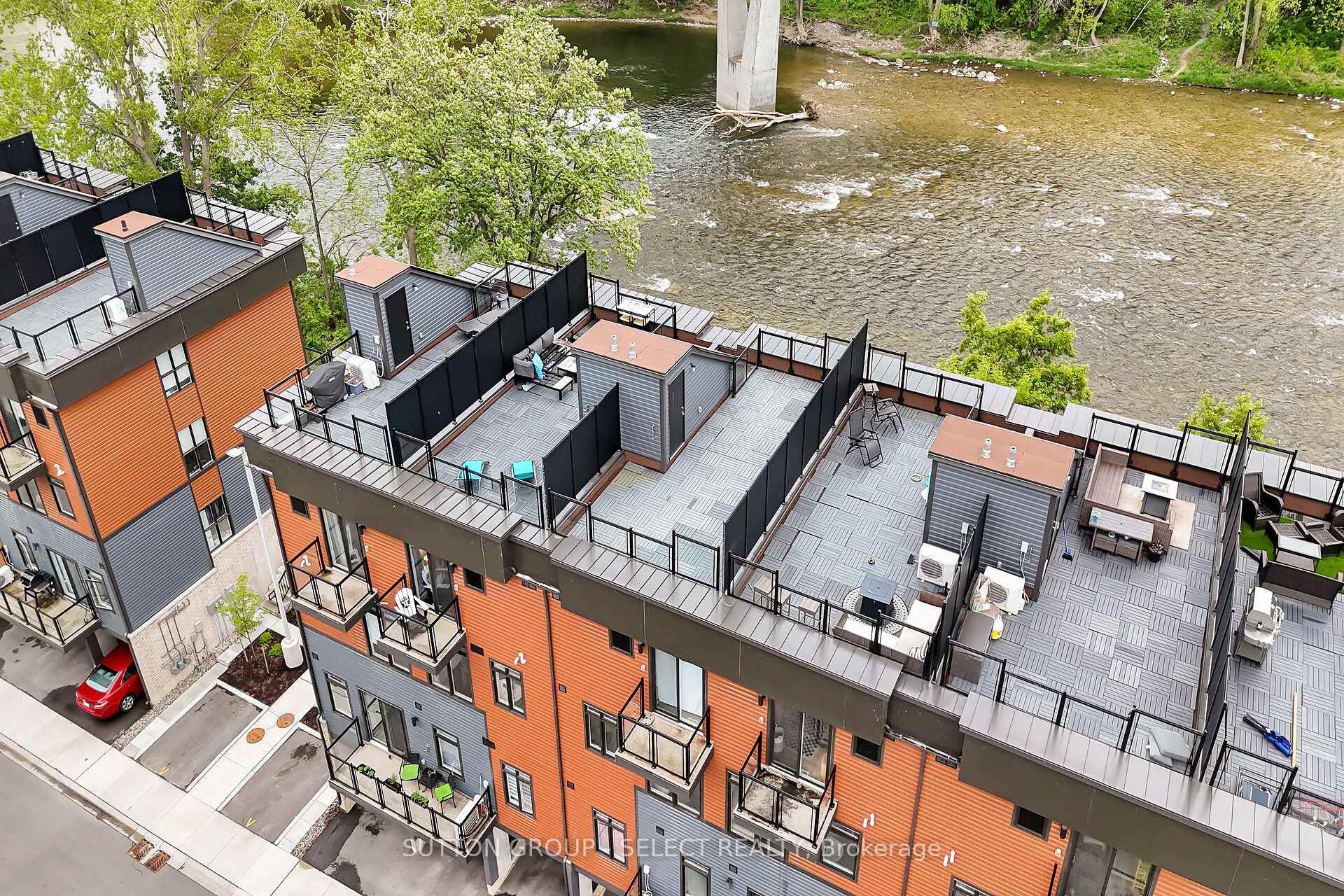 Photo 37 of Unit 7, 2 Willow St N Street, Brant, Paris — HOMEH
