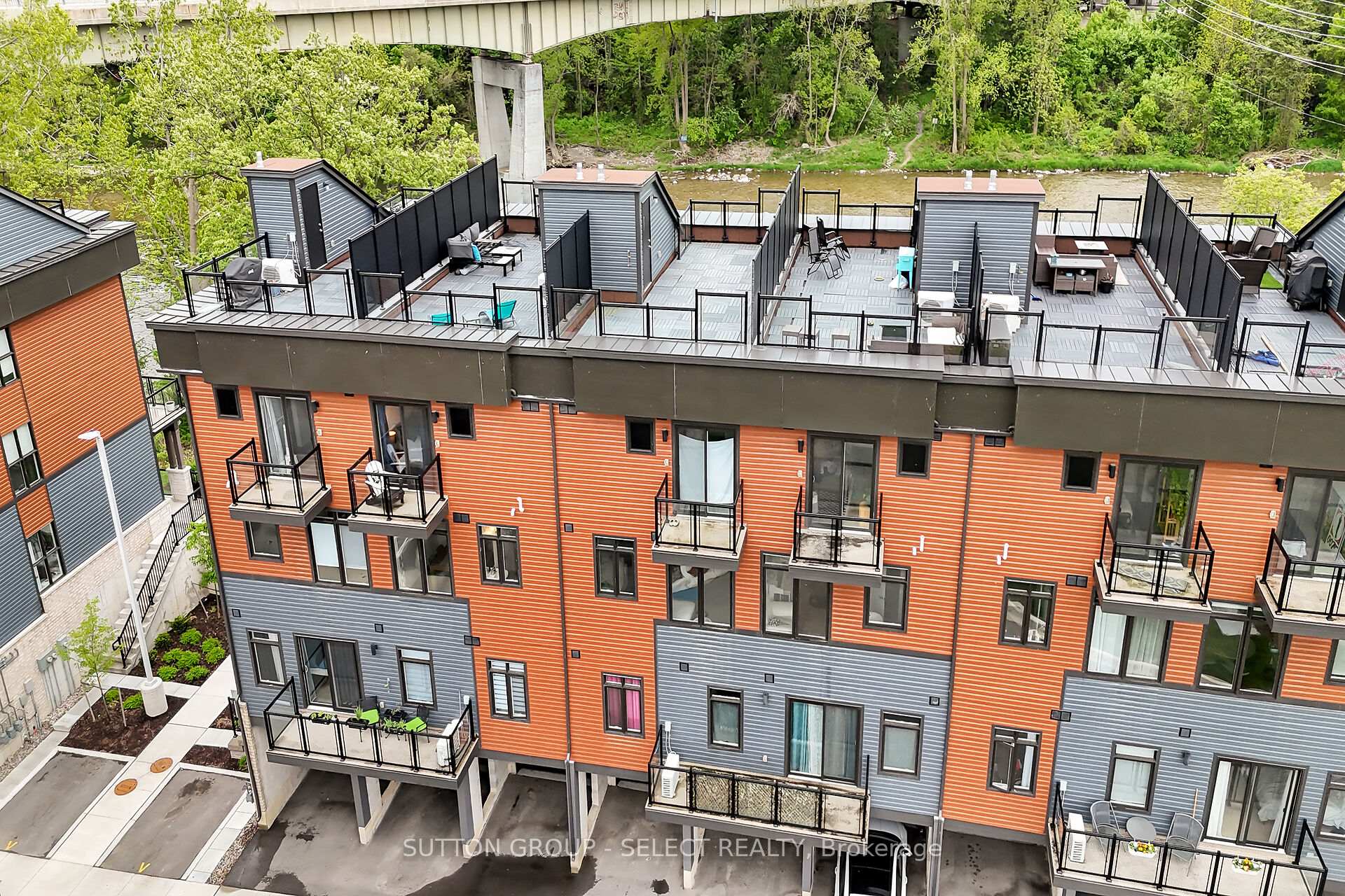 Photo 28 of Unit 7, 2 Willow St N Street, Brant, Paris — HOMEH