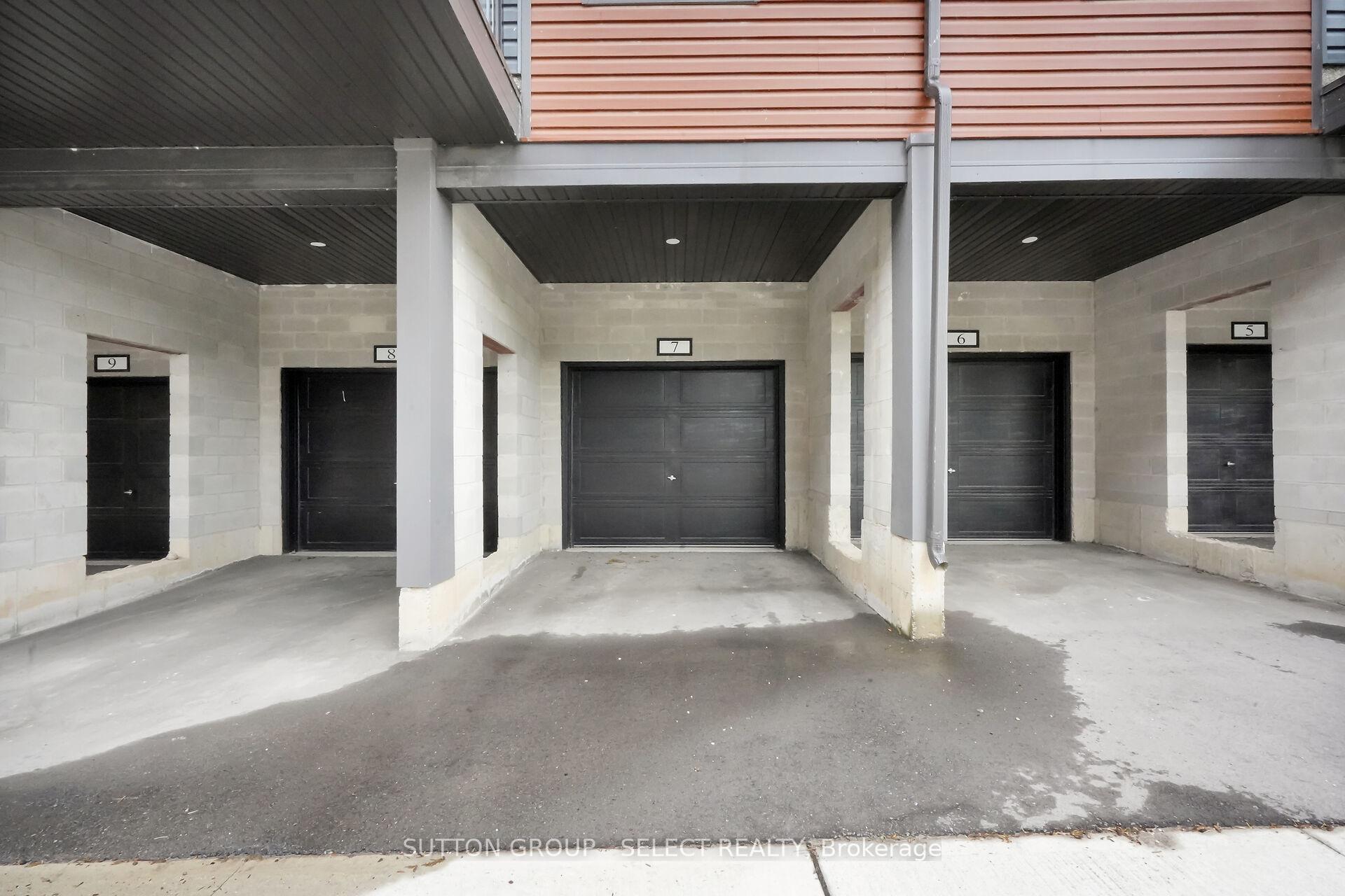 Photo 31 of Unit 7, 2 Willow St N Street, Brant, Paris — HOMEH