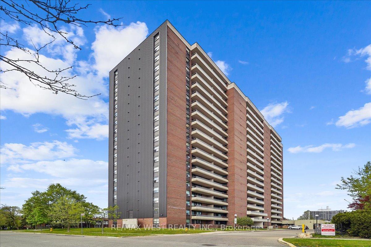 Front of Unit 1002, 15 Torrance Road