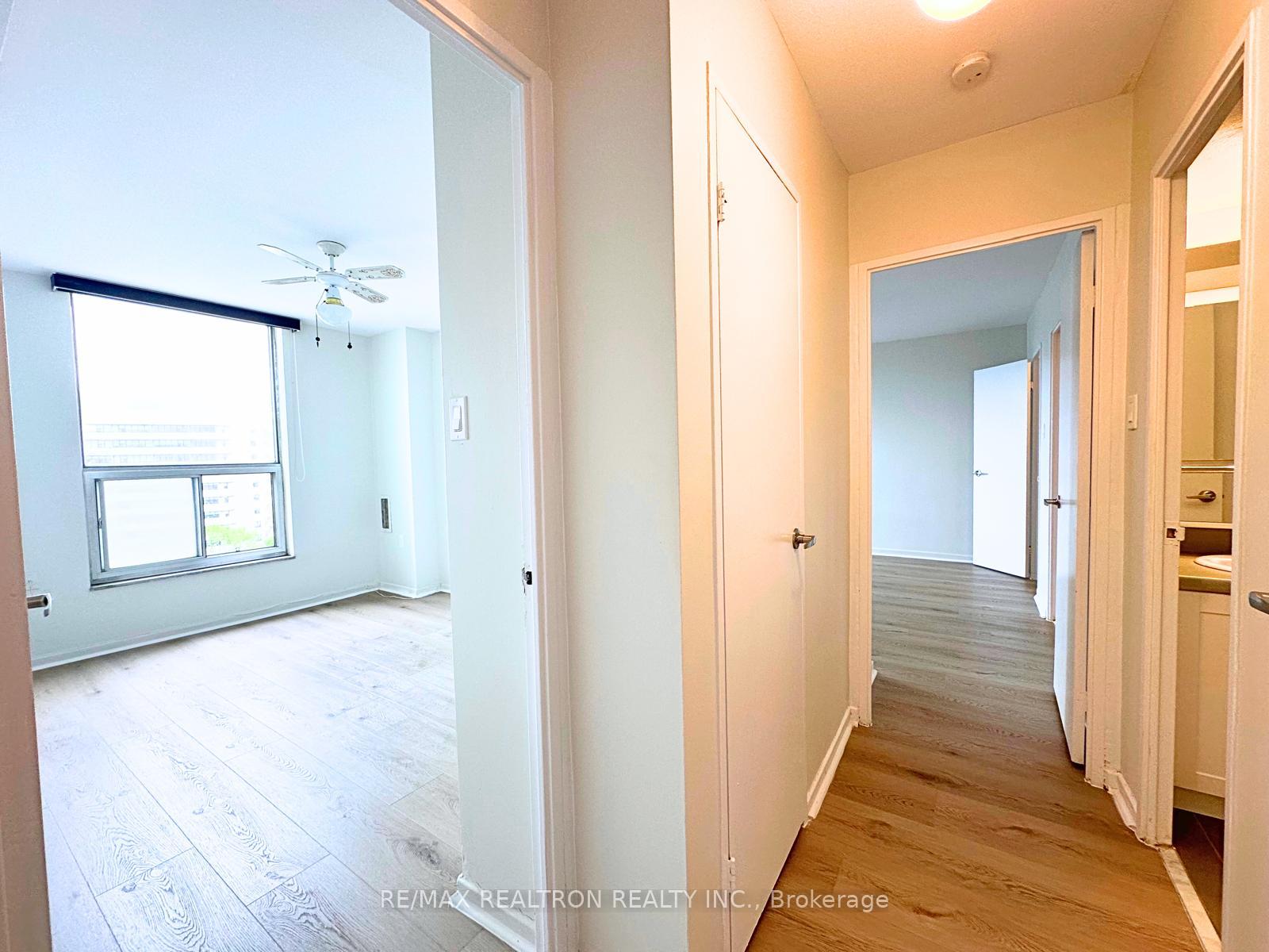 Photo 9 of Unit 903, 130 Neptune Drive, Toronto, Englemount-Lawrence — HOMEH
