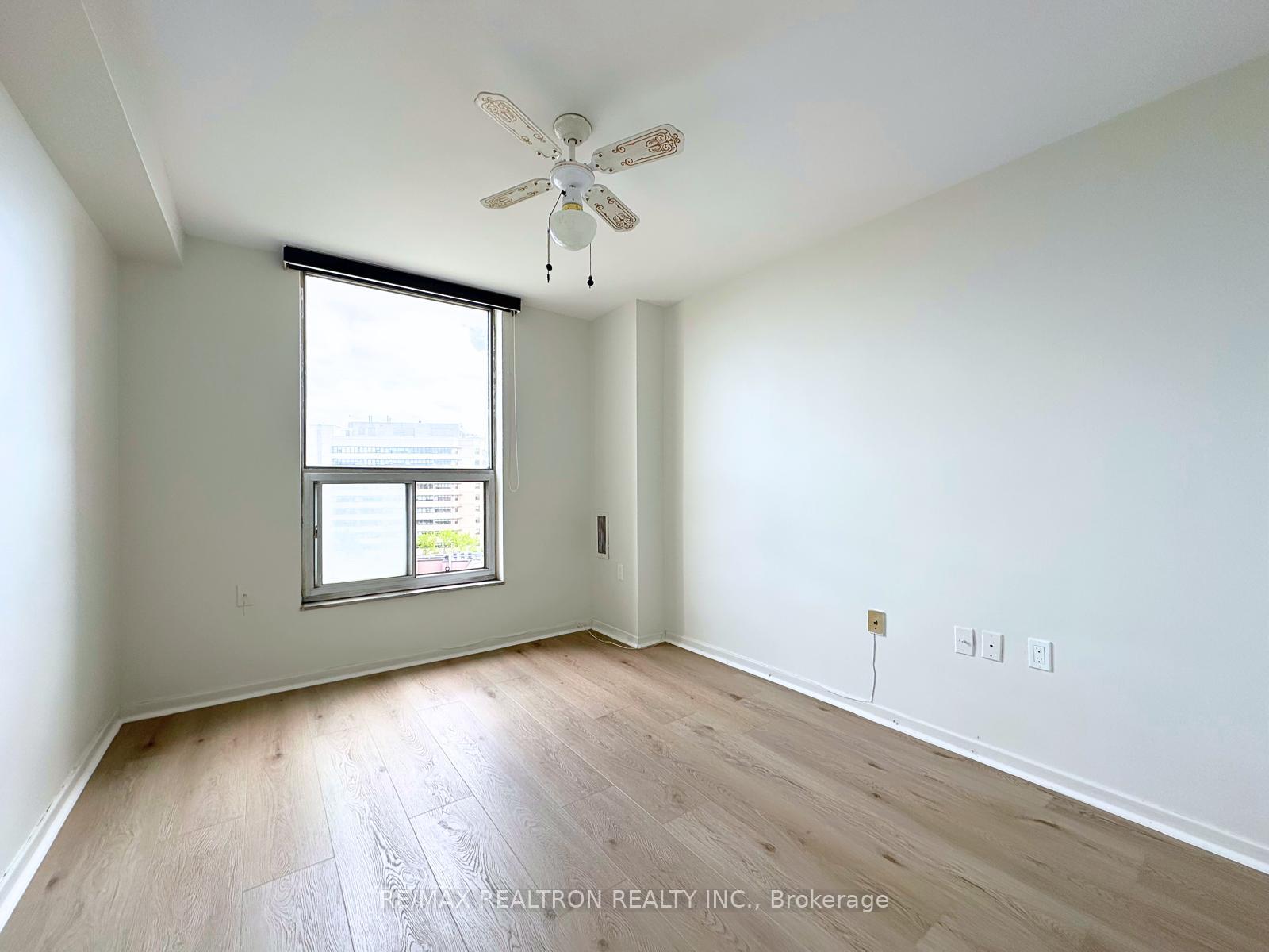 Photo 10 of Unit 903, 130 Neptune Drive, Toronto, Englemount-Lawrence — HOMEH