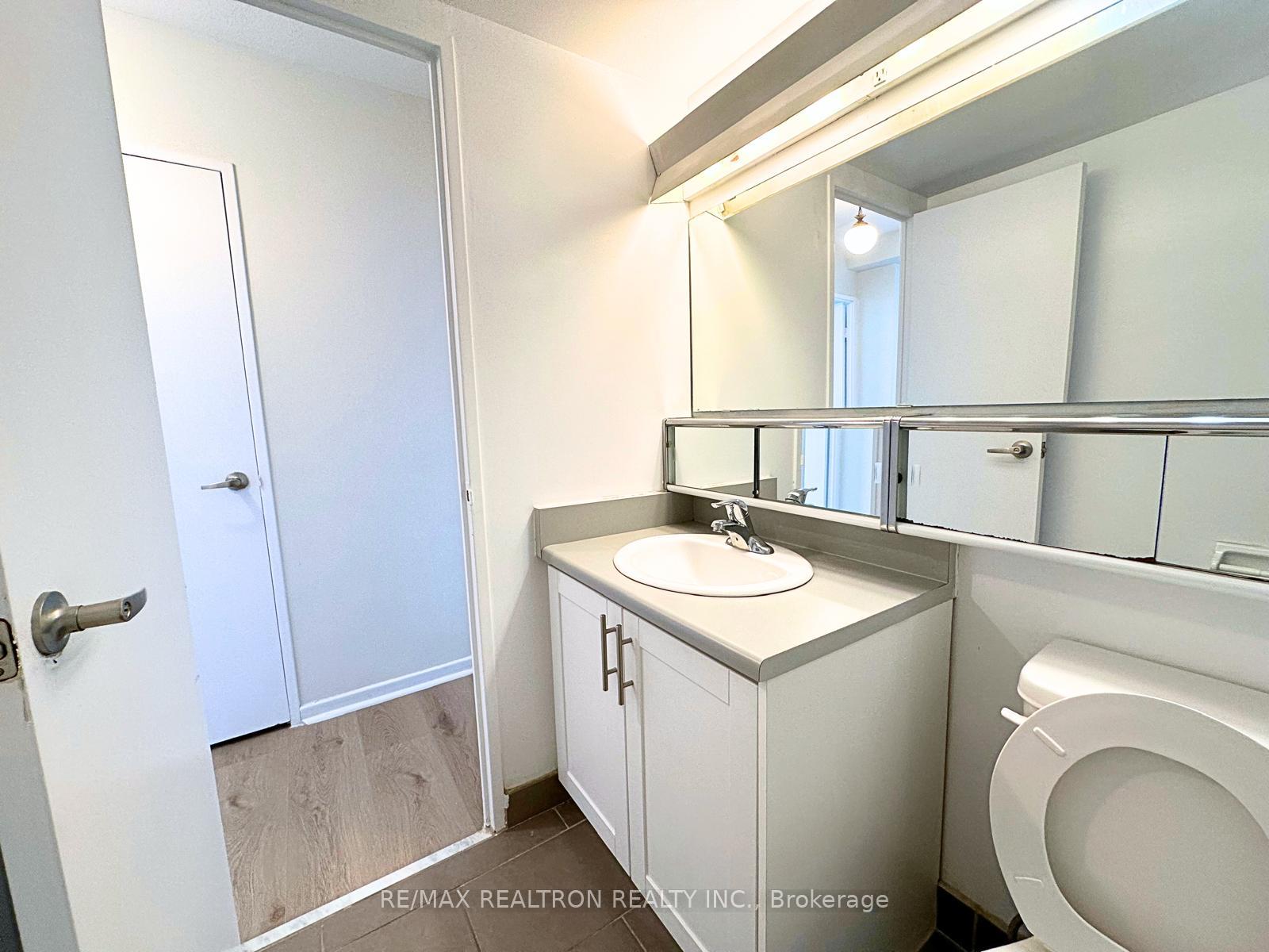 Photo 12 of Unit 903, 130 Neptune Drive, Toronto, Englemount-Lawrence — HOMEH