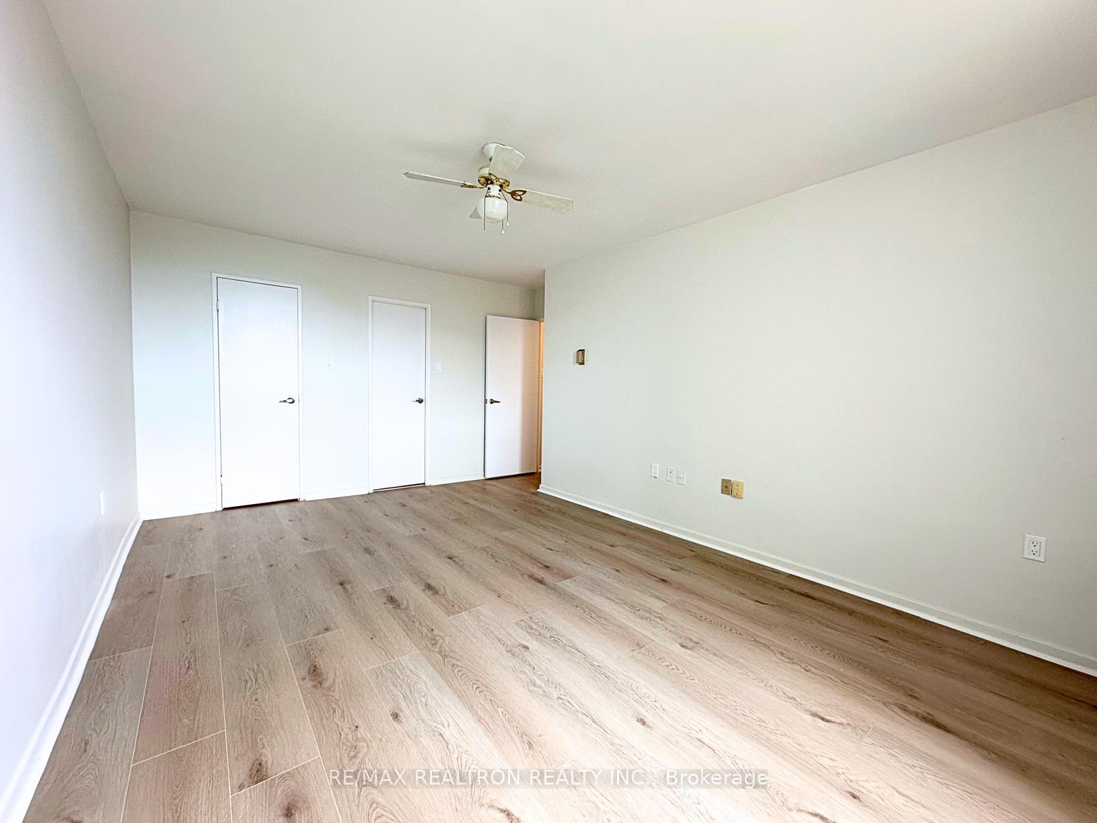 Photo 14 of Unit 903, 130 Neptune Drive, Toronto, Englemount-Lawrence — HOMEH