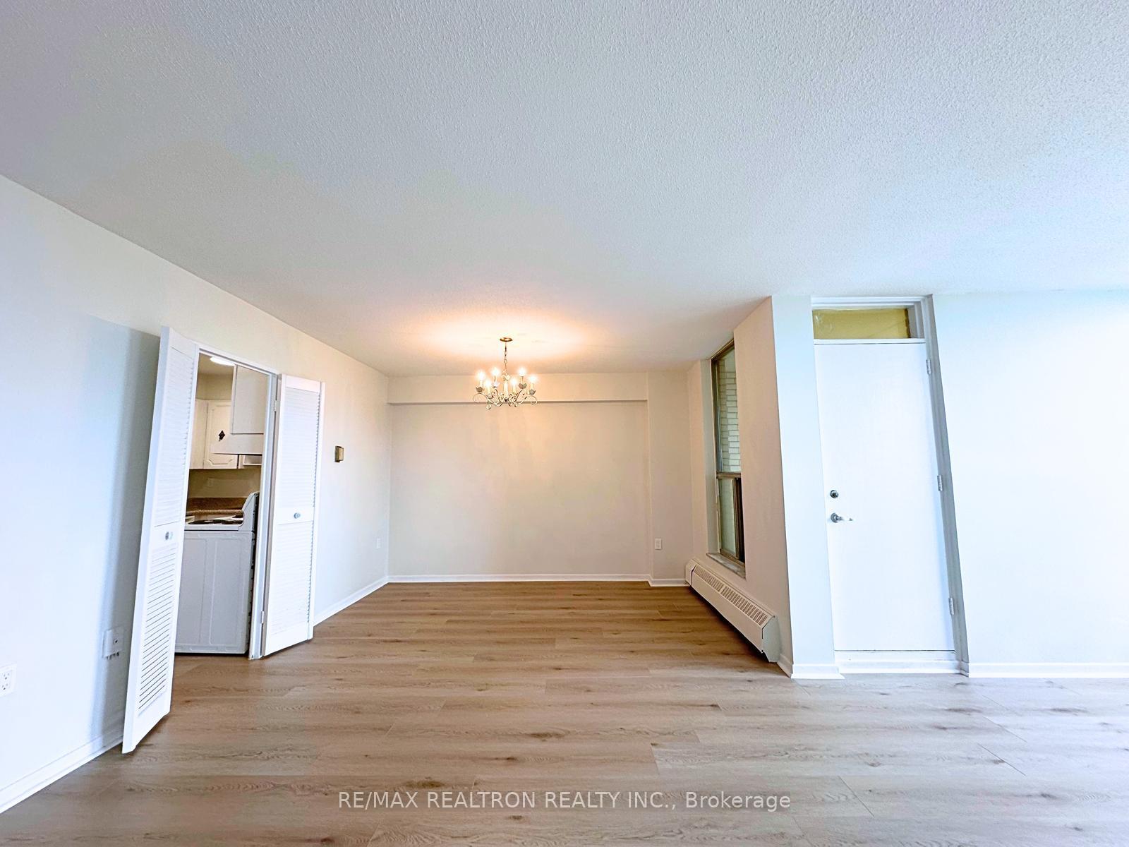 Photo 19 of Unit 903, 130 Neptune Drive, Toronto, Englemount-Lawrence — HOMEH