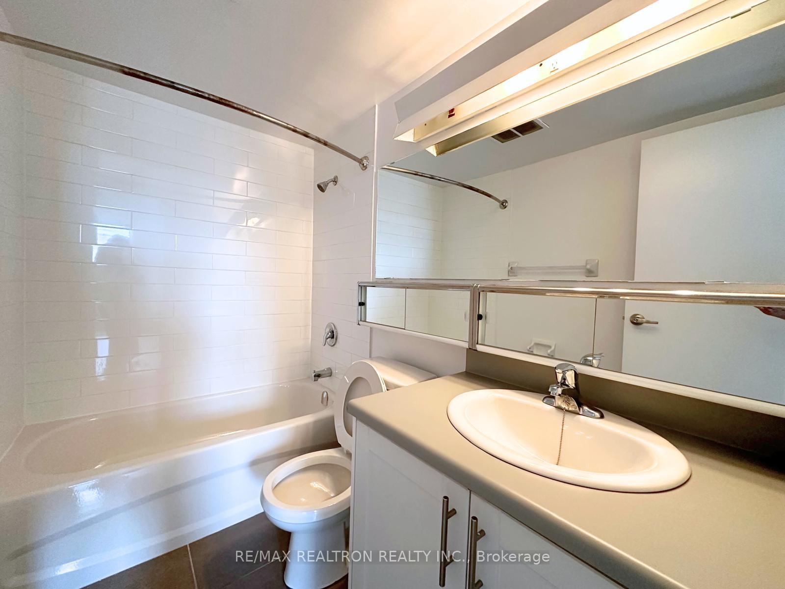 Photo 15 of Unit 903, 130 Neptune Drive, Toronto, Englemount-Lawrence — HOMEH