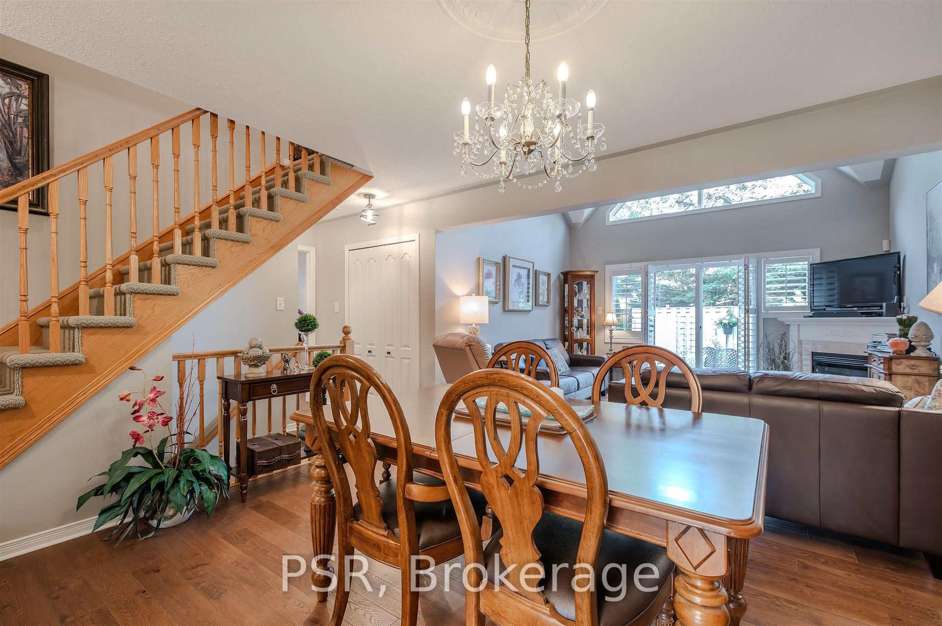 Photo 11 of Unit 49, 212 Stonehenge Drive, Hamilton, Meadowlands — HOMEH
